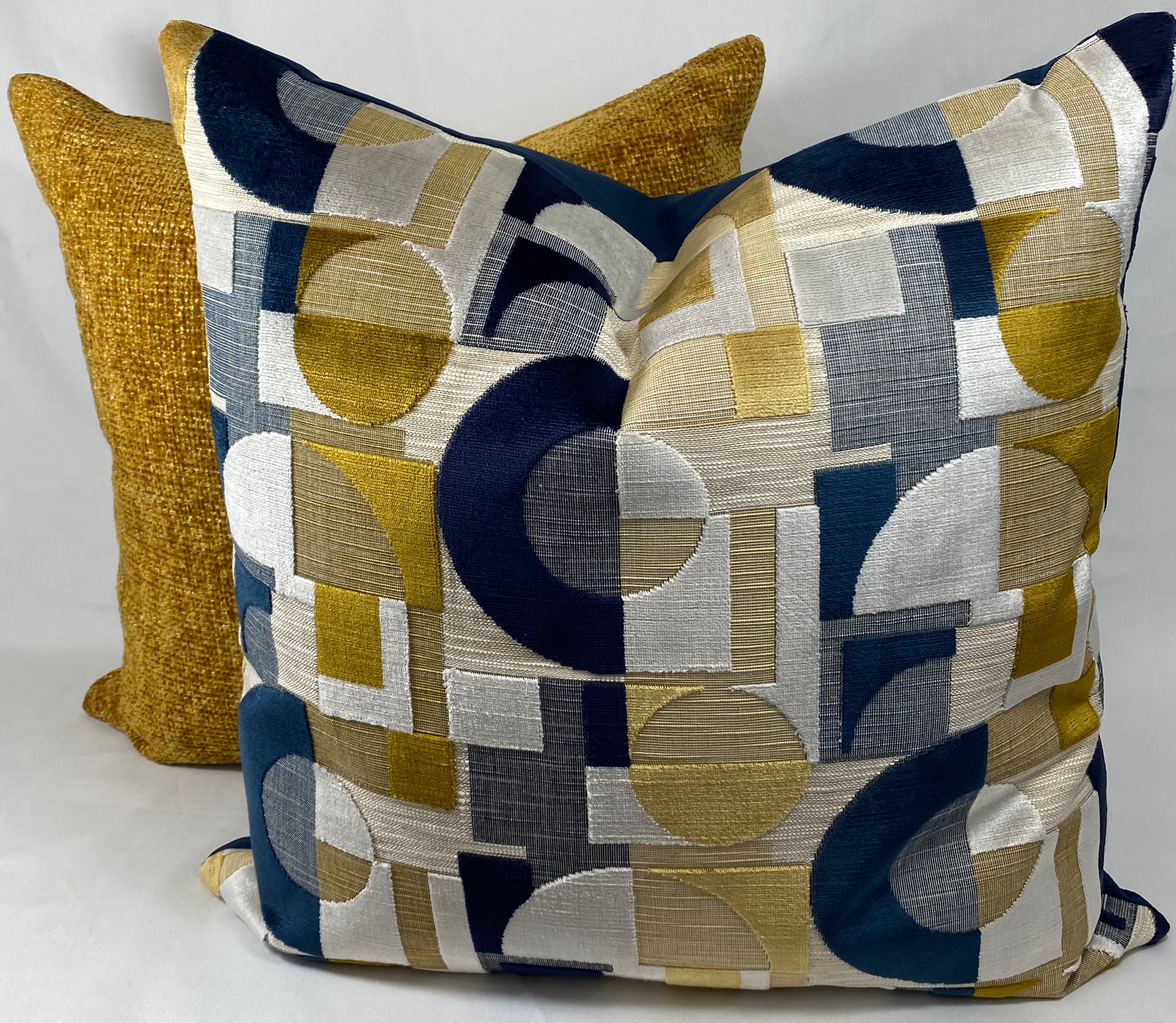 Luxury Pillow – 24" × 24" – Sandusky