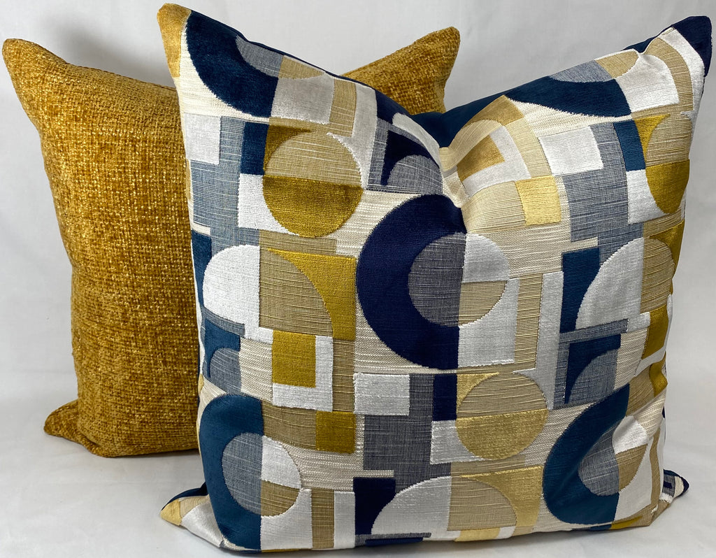 Luxury Pillow – 24" × 24" – Norse Gold