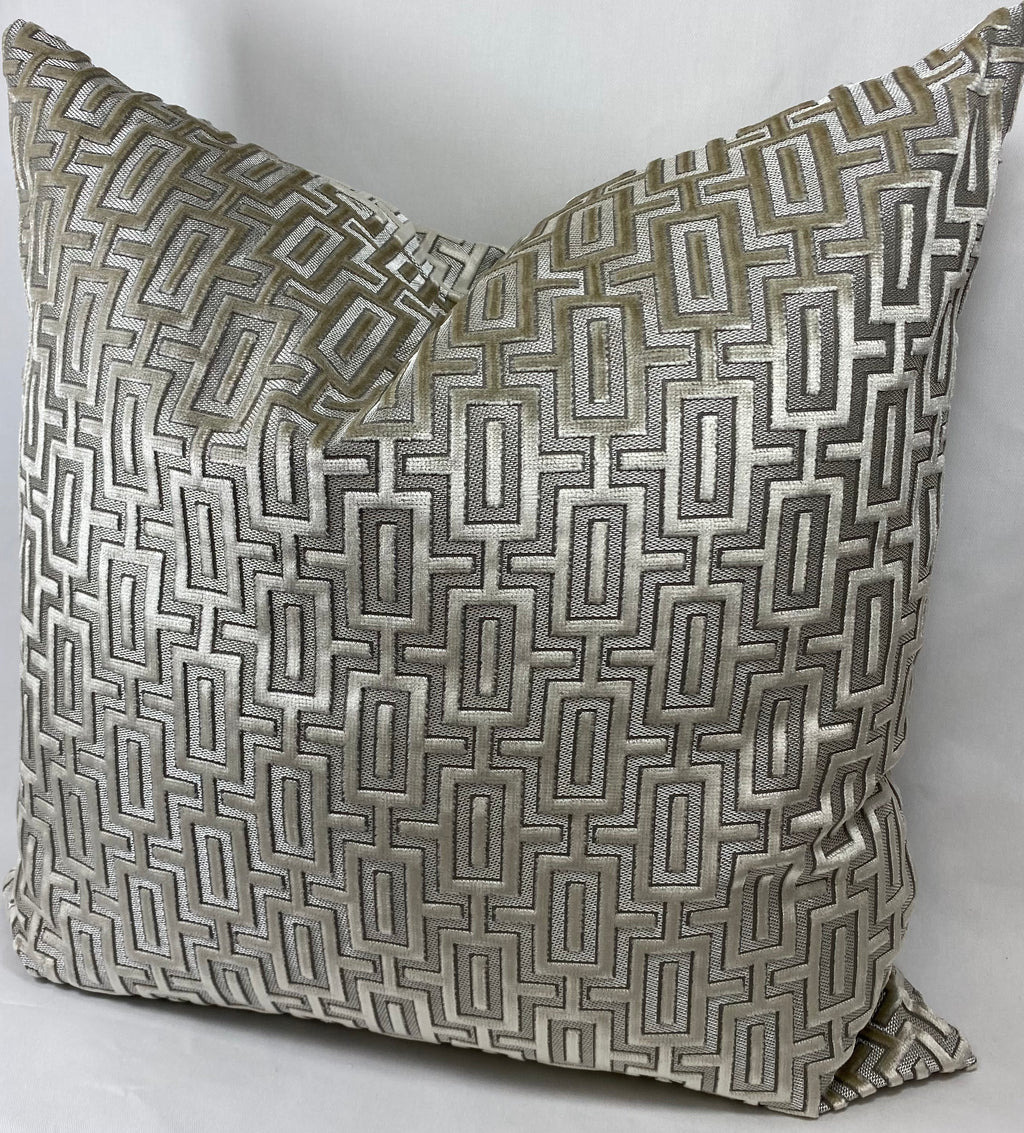Luxury Pillow – 24" × 24" – Bergman Pearl