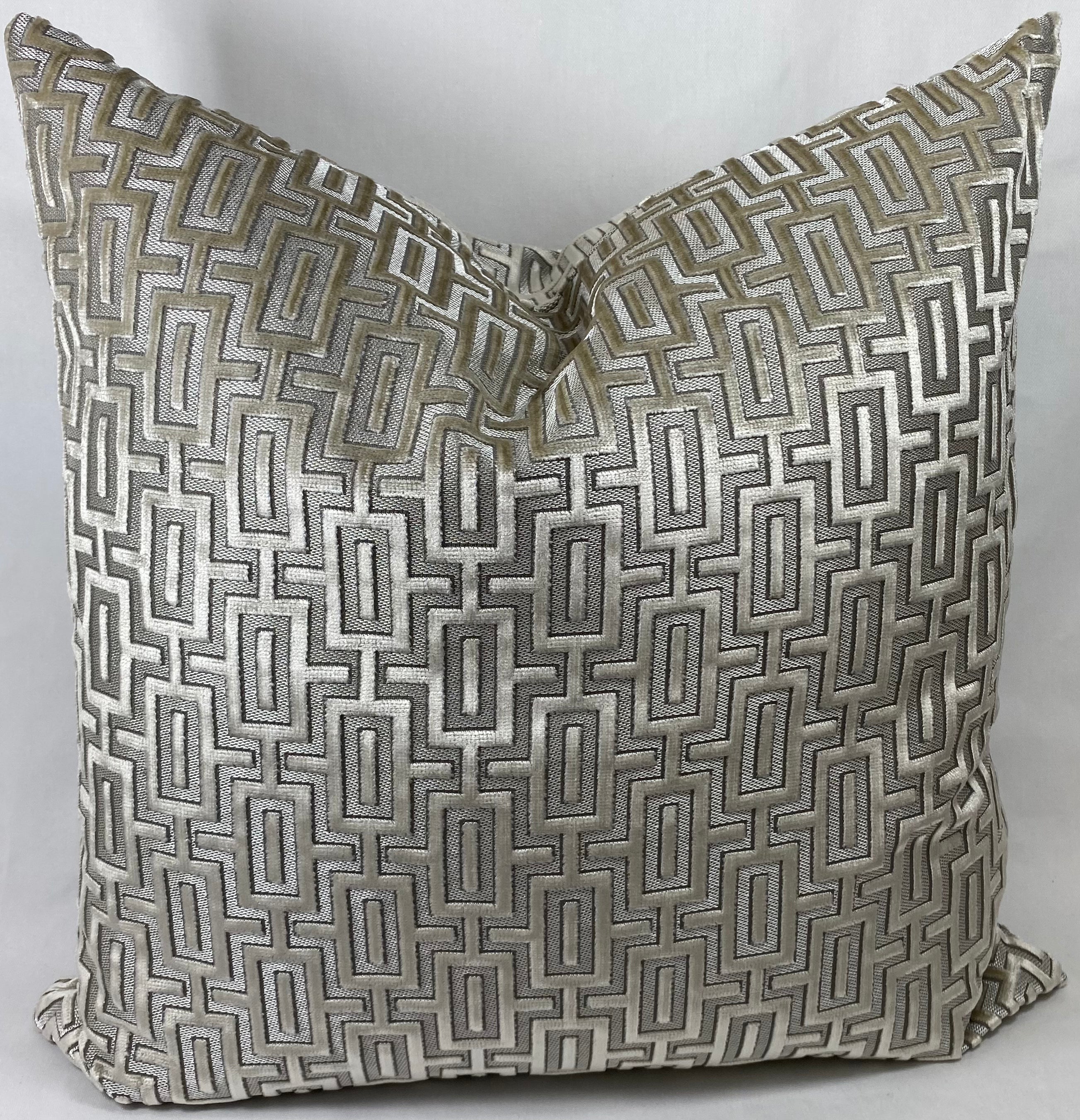 Luxury Pillow – 24" × 24" – Bergman Pearl