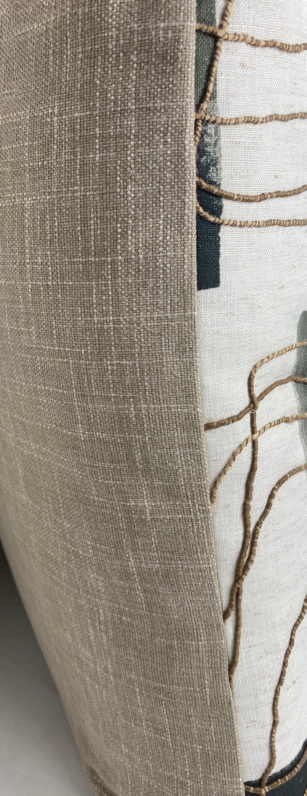 Luxury Pillow – 24" × 24" – Freeform Ink