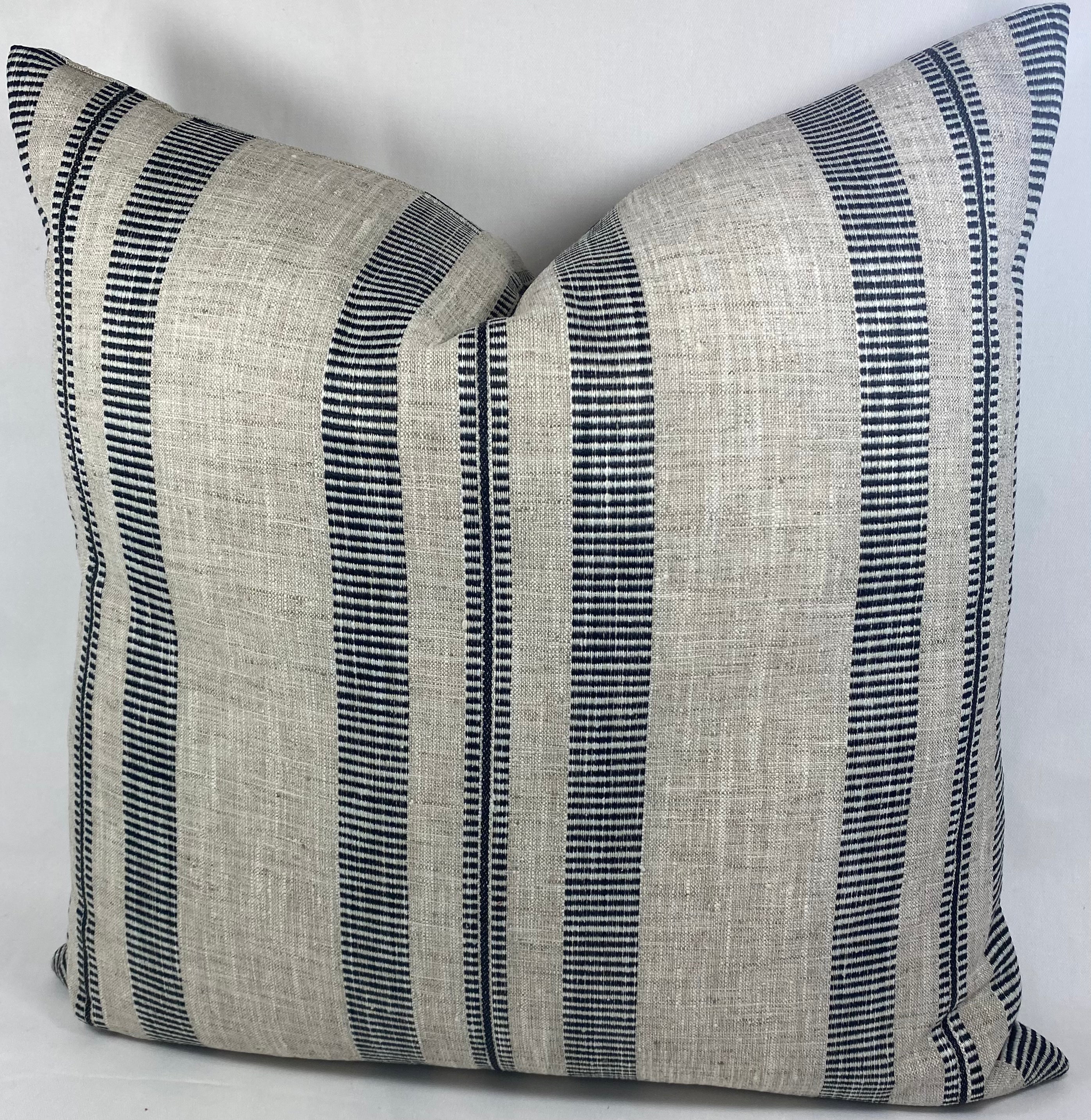 Luxury Pillow - 24" x 24" - Double Issue Onyx