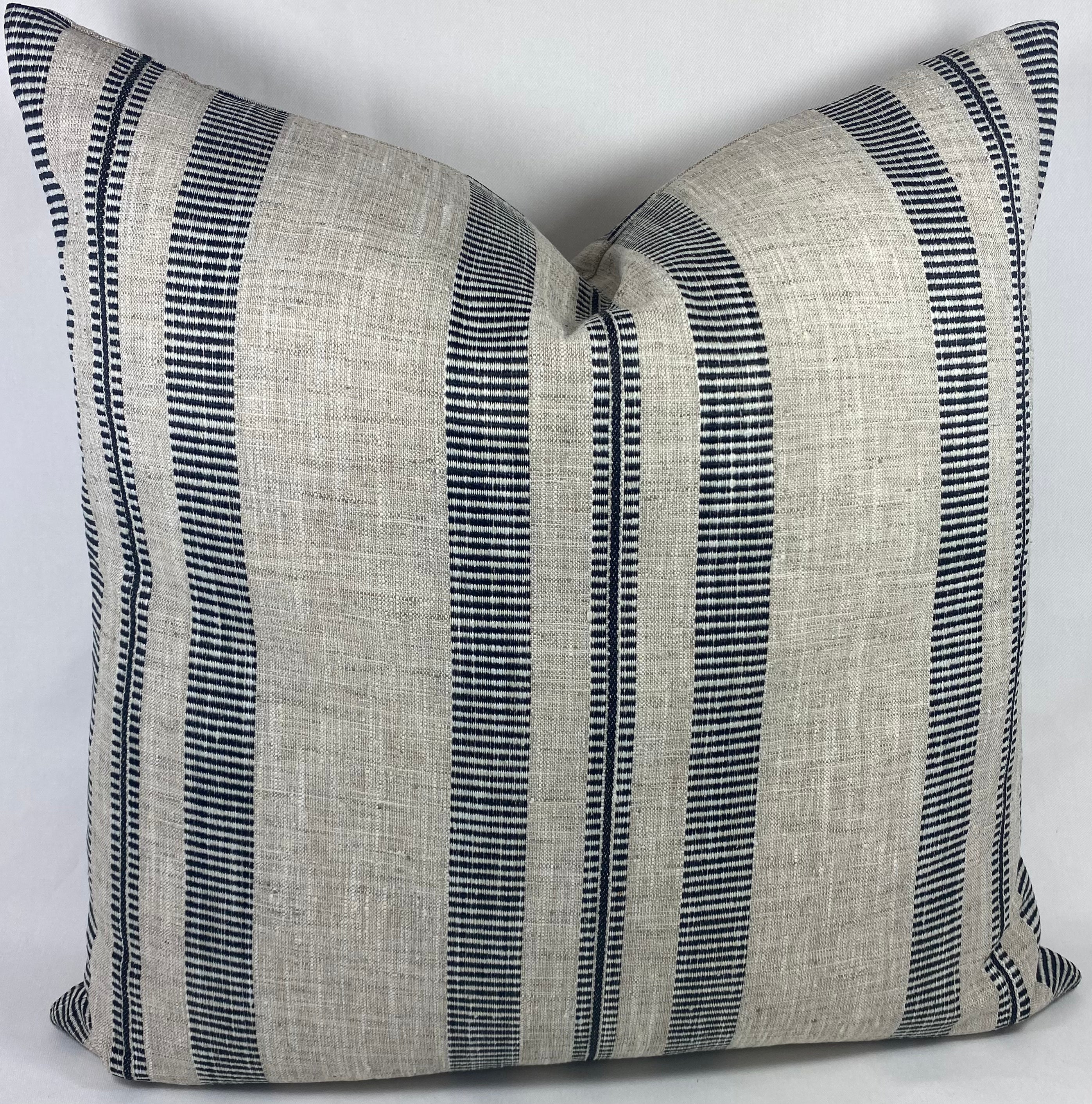 Luxury Pillow - 24" x 24" - Double Issue Onyx