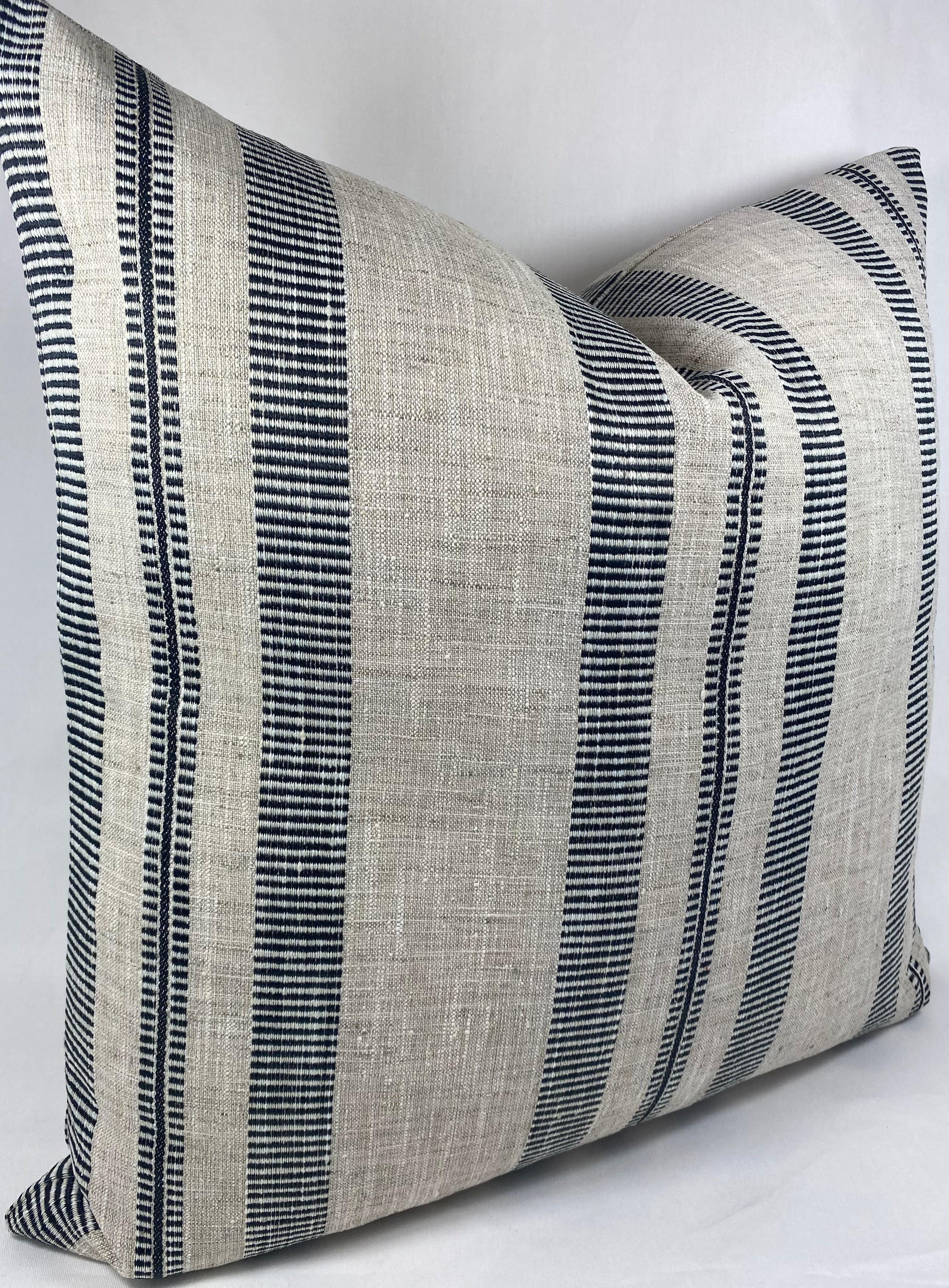 Luxury Pillow - 24" x 24" - Double Issue Onyx