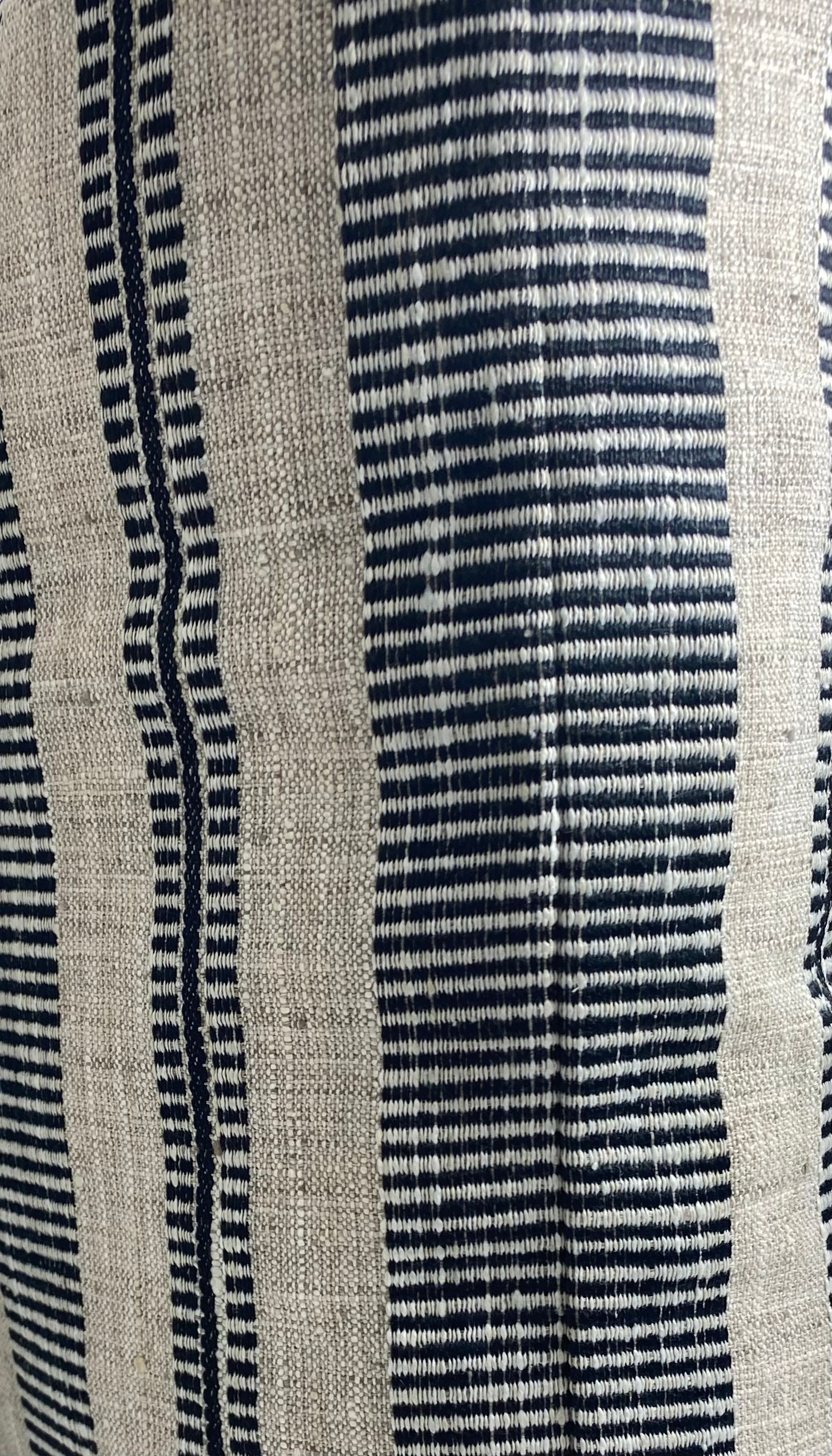 Luxury Pillow – 24" × 24" – Double Issue Onyx
