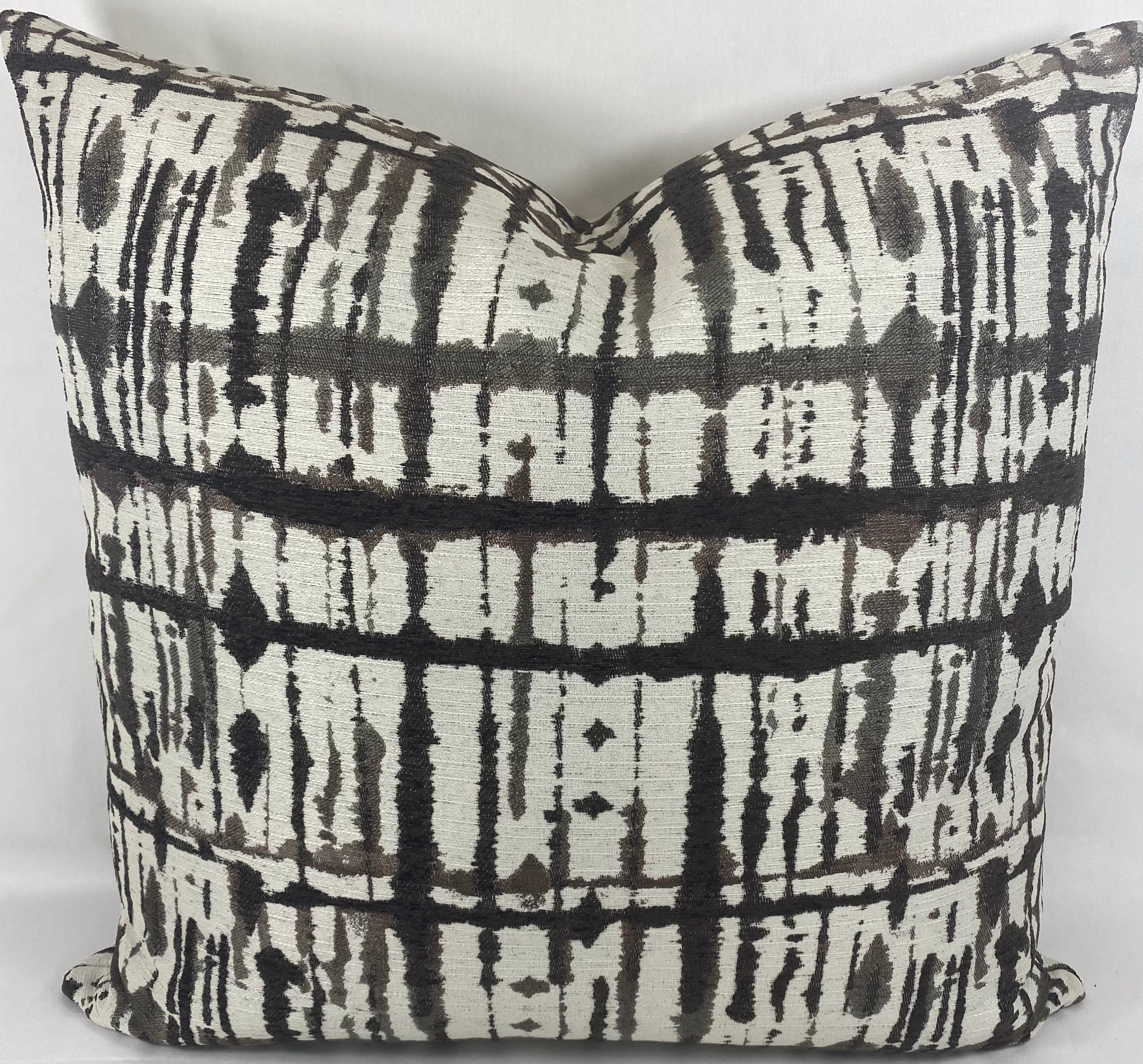 Luxury Pillow - 24" x 24" - Maddox Latte