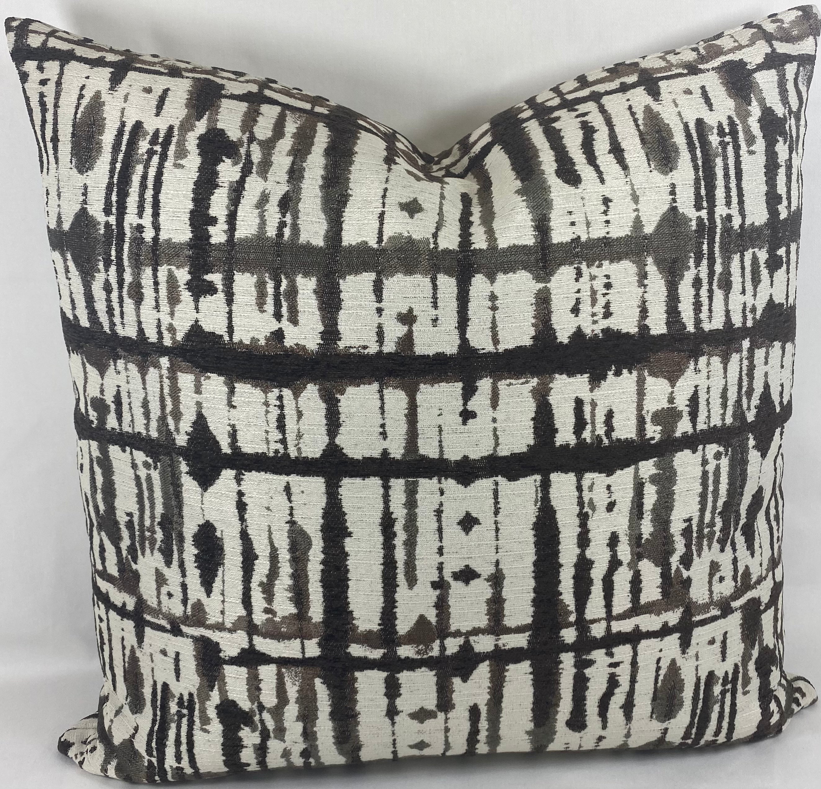 Luxury Pillow - 24" x 24" - Maddox Latte