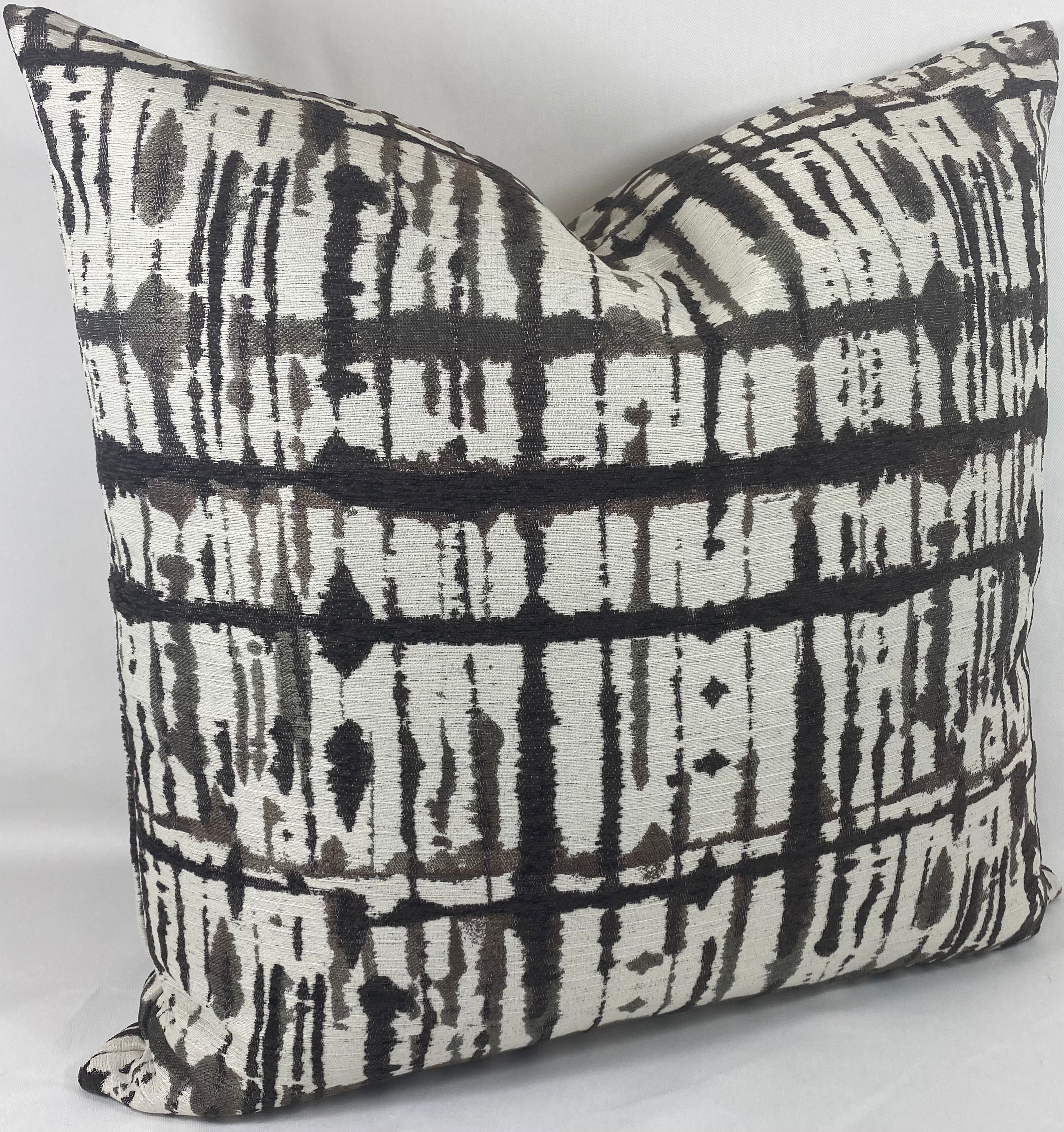 Luxury Pillow - 24" x 24" - Maddox Latte