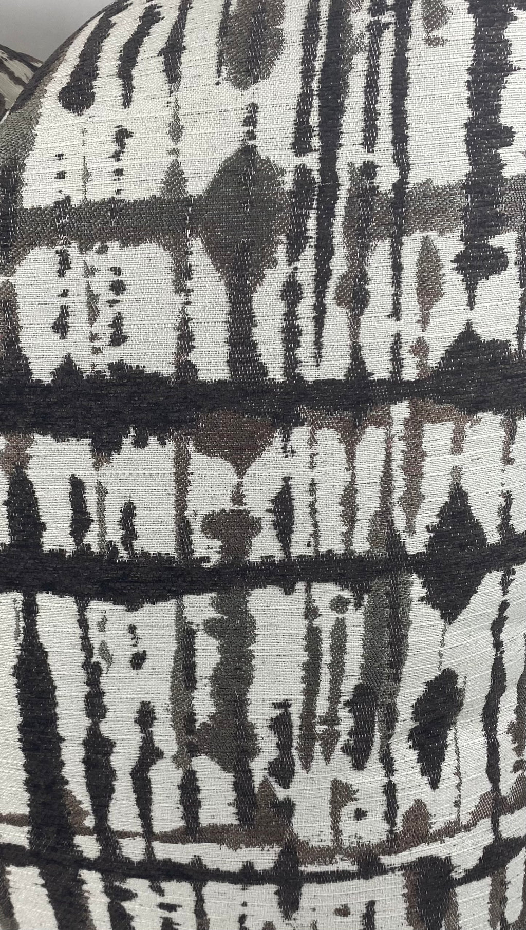 Luxury Pillow - 24" x 24" - Maddox Latte