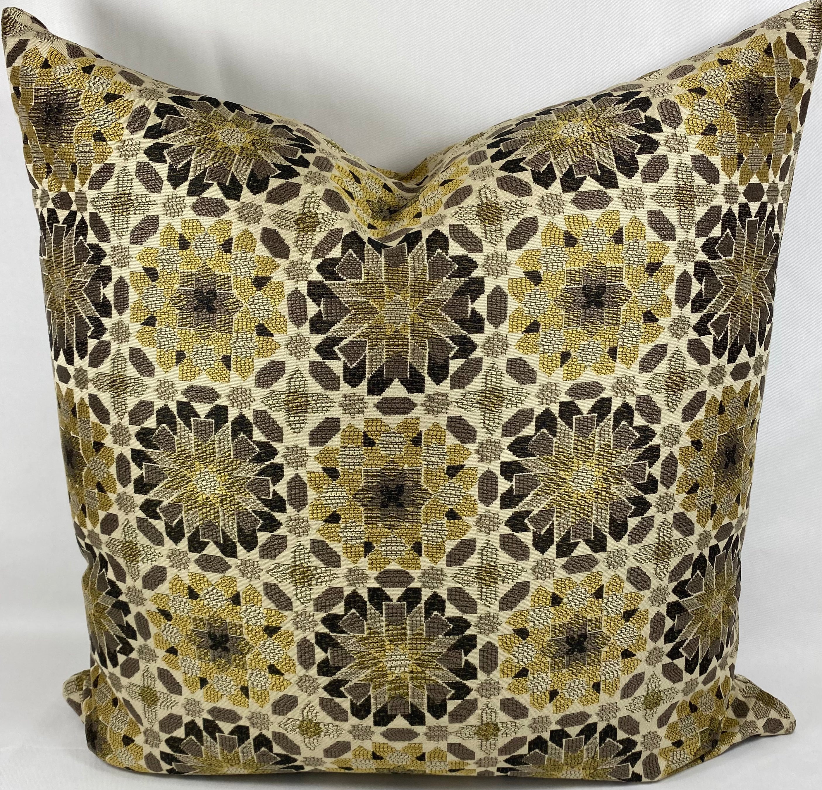 Luxury Pillow – 24" × 24" – Golden Snowflake