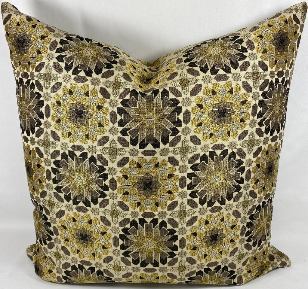 Luxury Pillow – 24" × 24" – Golden Snowflake