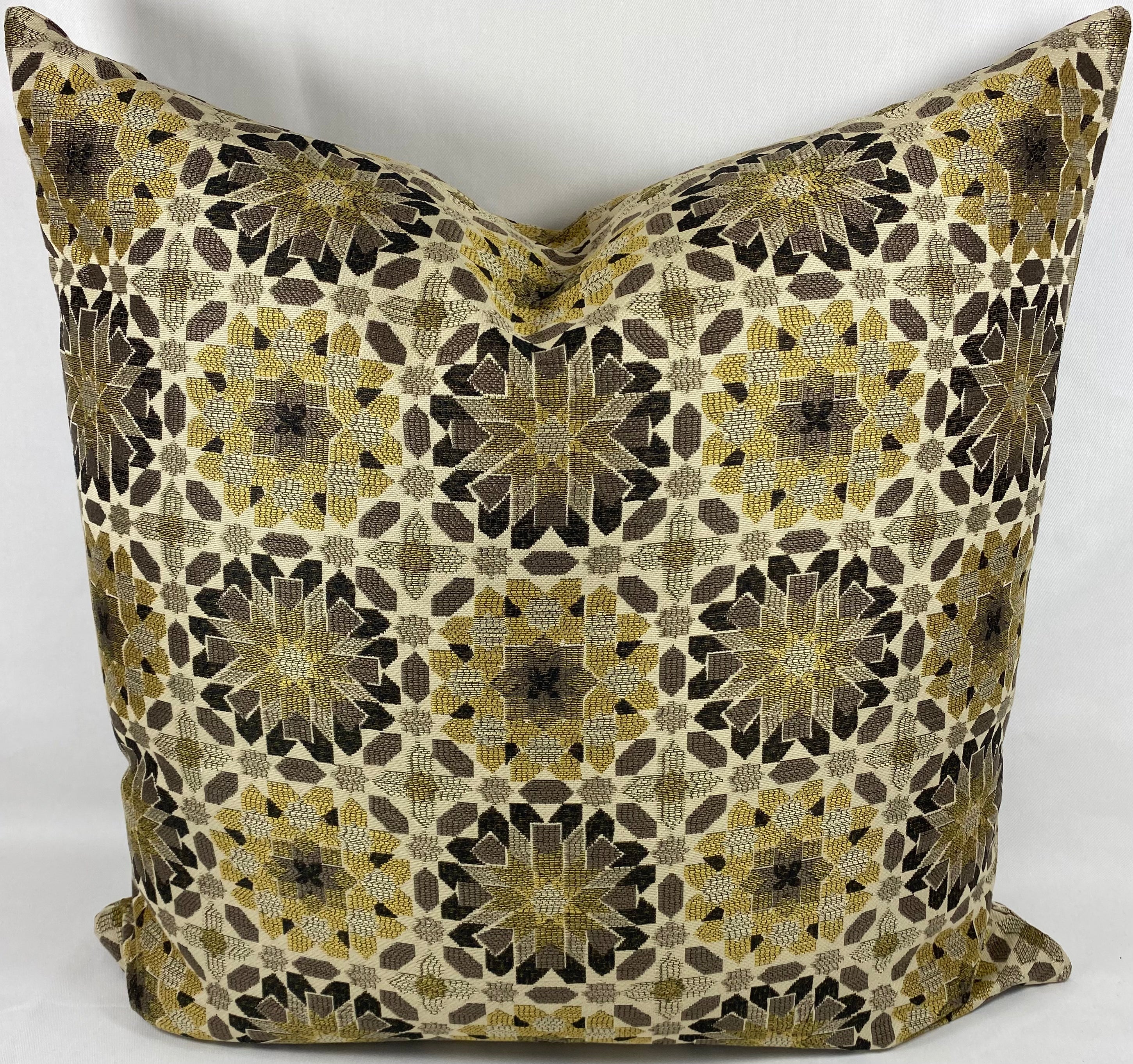 Luxury Pillow – 24" × 24" – Golden Snowflake