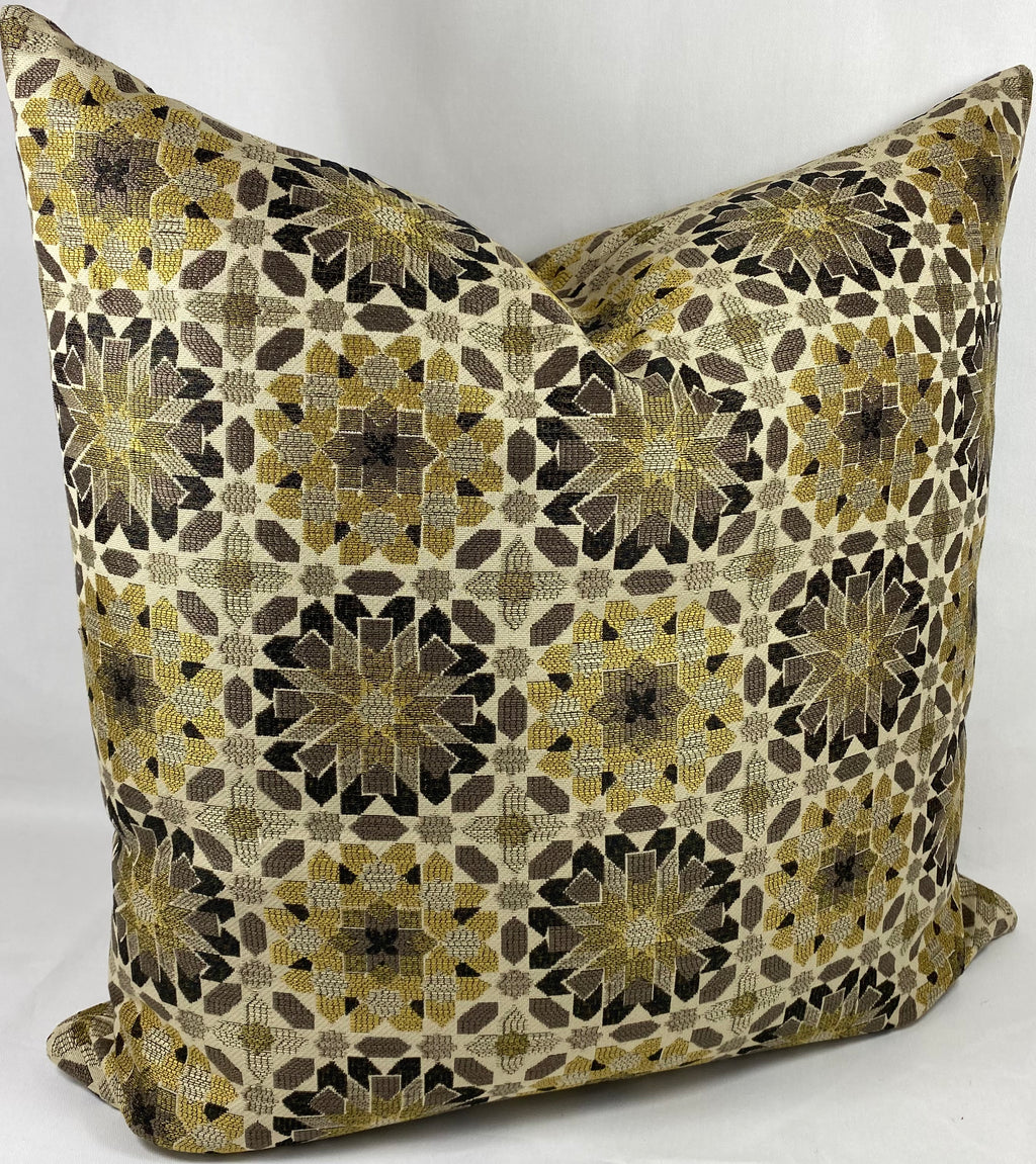Luxury Pillow – 24" × 24" – Golden Snowflake