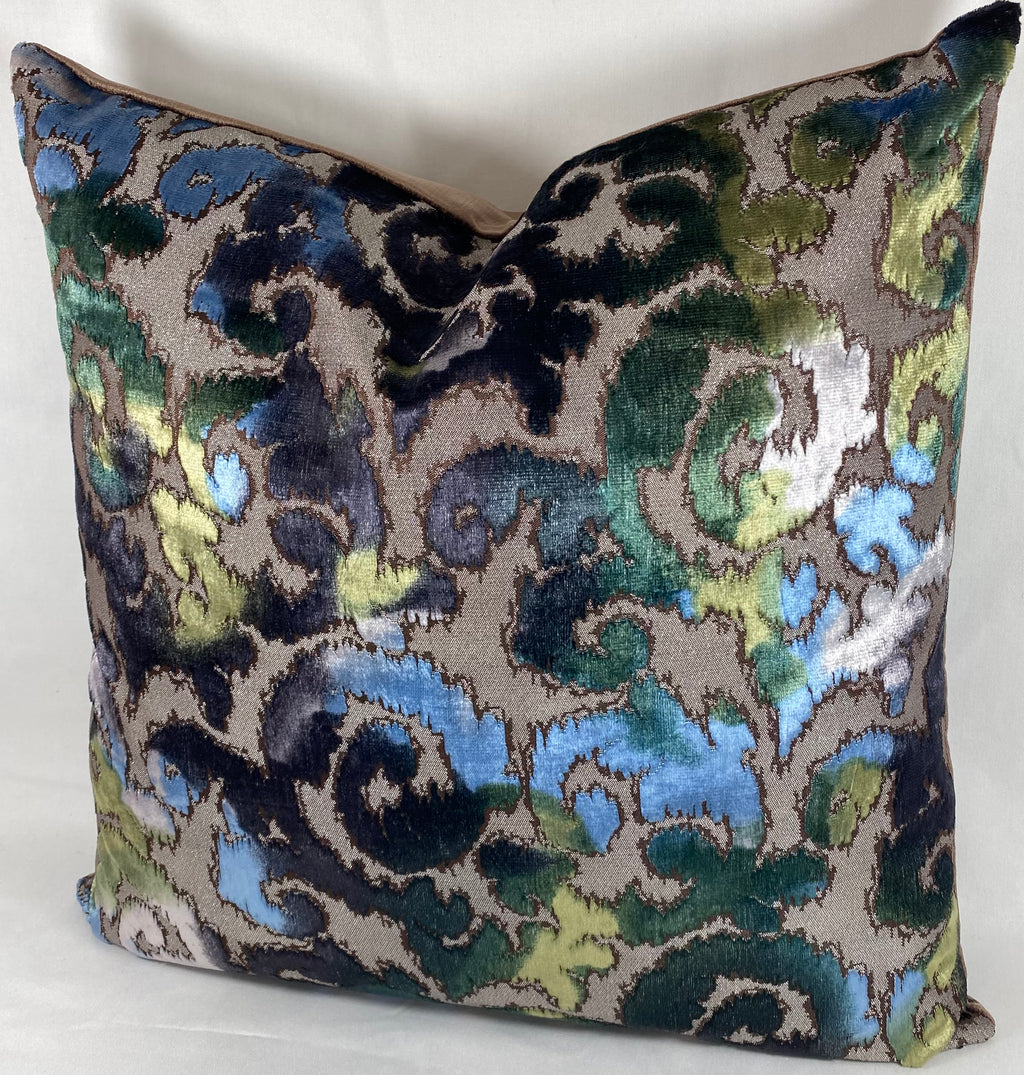 Luxury Pillow – 24" × 24" – Vicenza