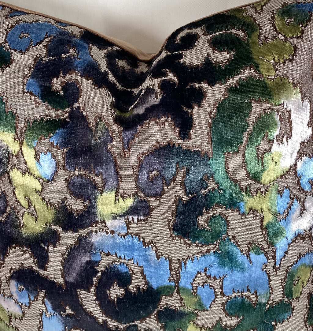 Luxury Pillow – 24" × 24" – Vicenza