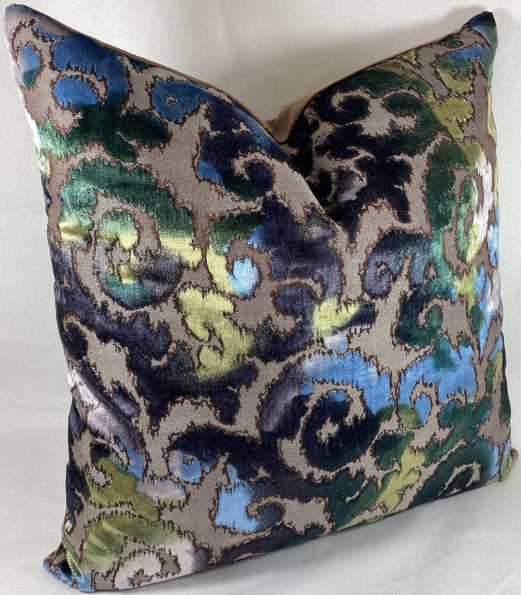 Luxury Pillow – 24" × 24" – Vicenza