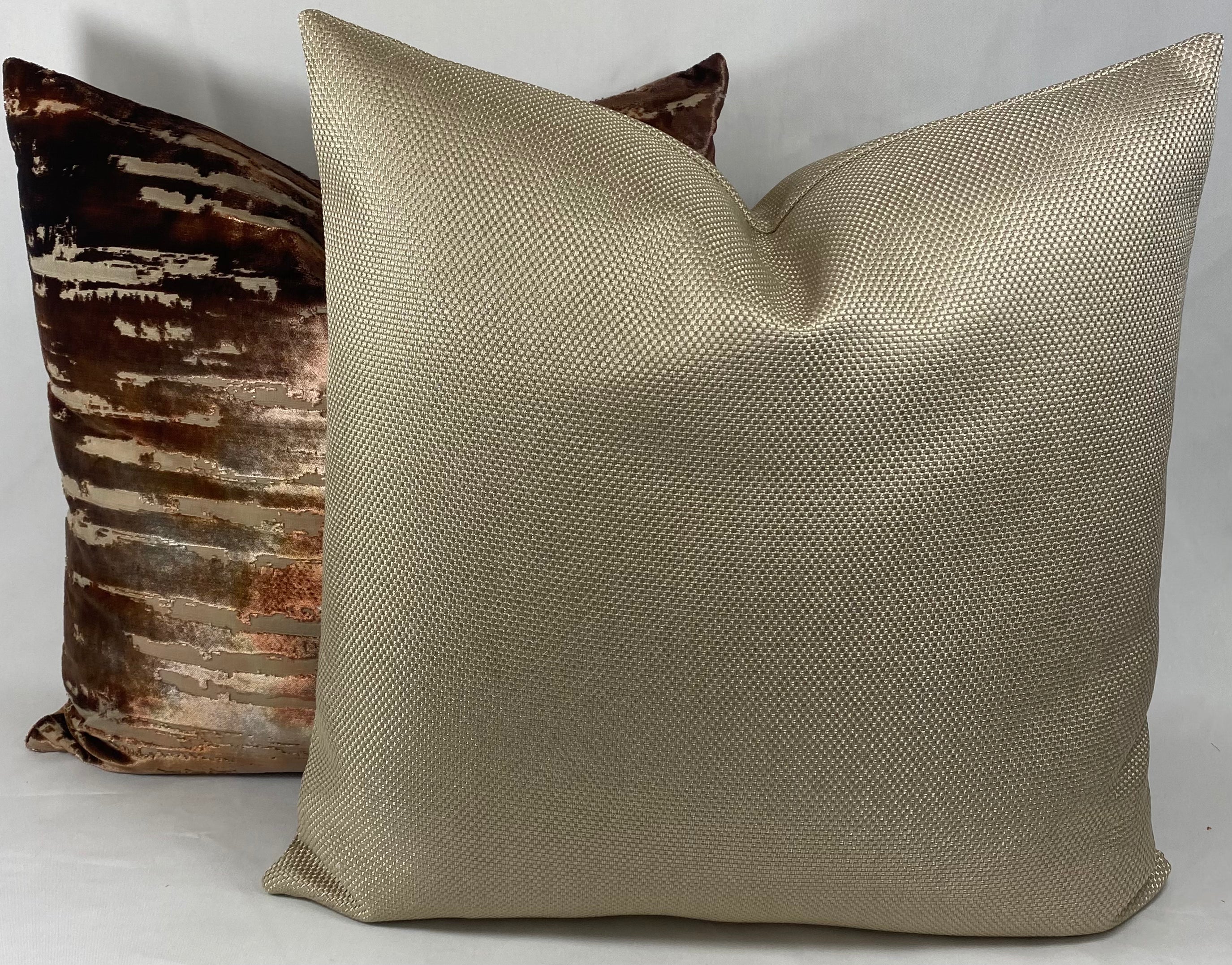 Luxury Pillow – 24" × 24" – Champagne Weave