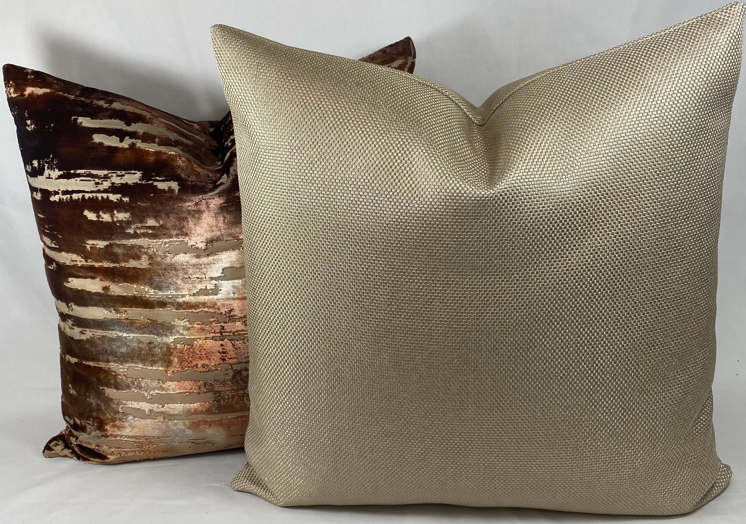 Luxury Pillow – 24" × 24" – Champagne Weave