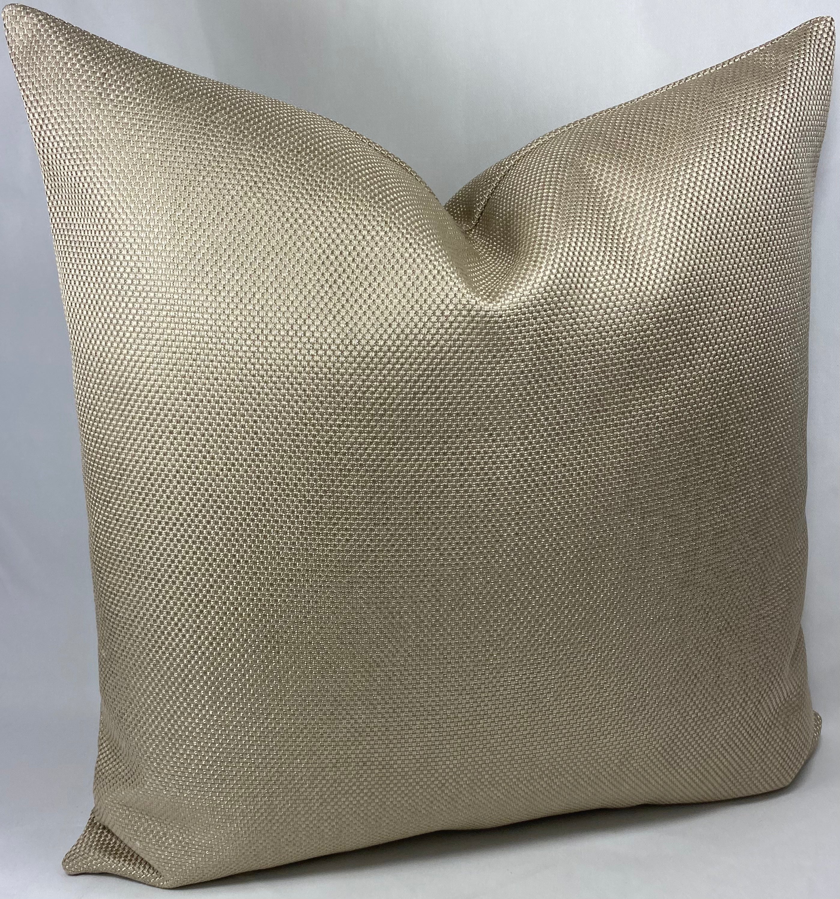 Luxury Pillow – 24" × 24" – Champagne Weave