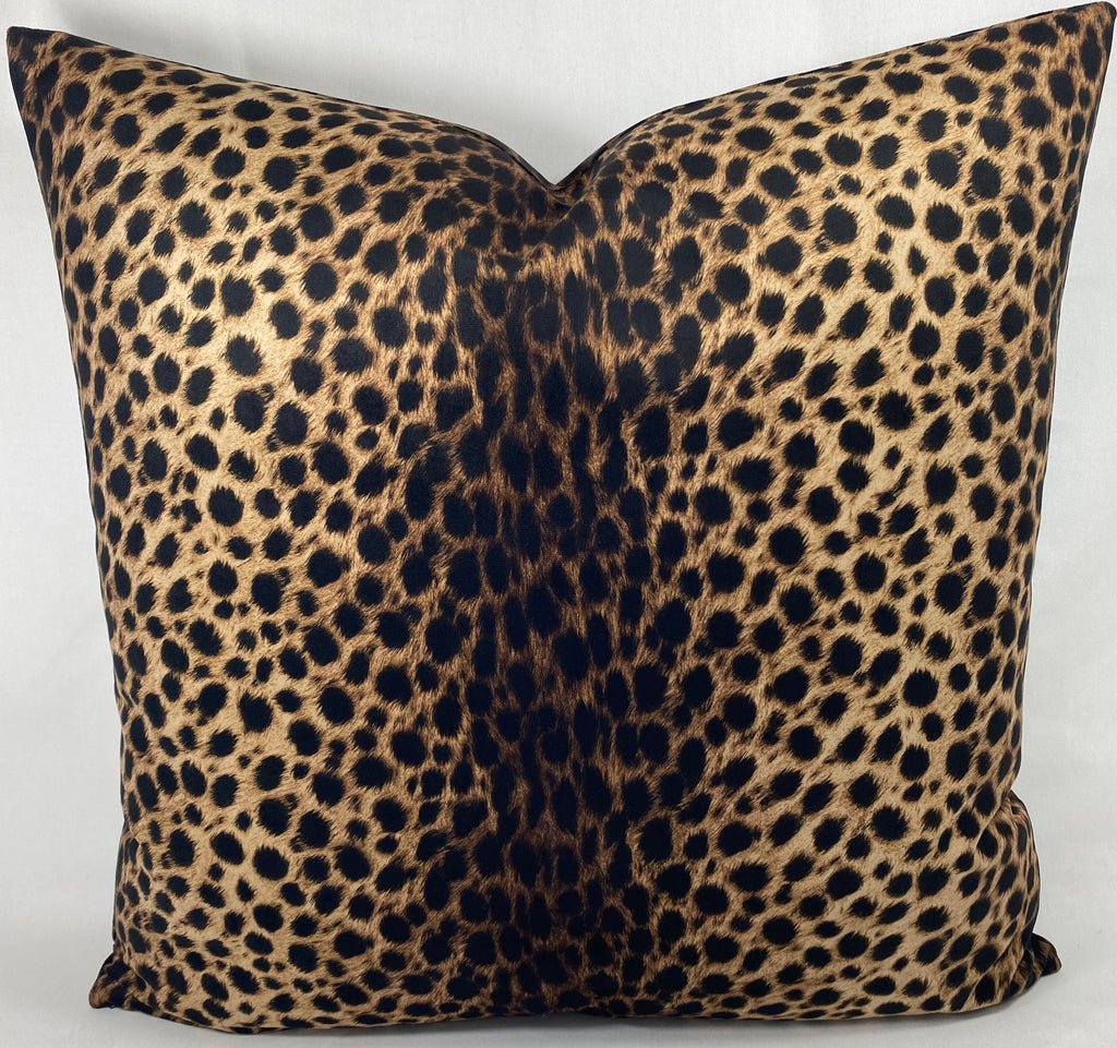 Luxury Pillow – 24" × 24" – Lupe's Leopard