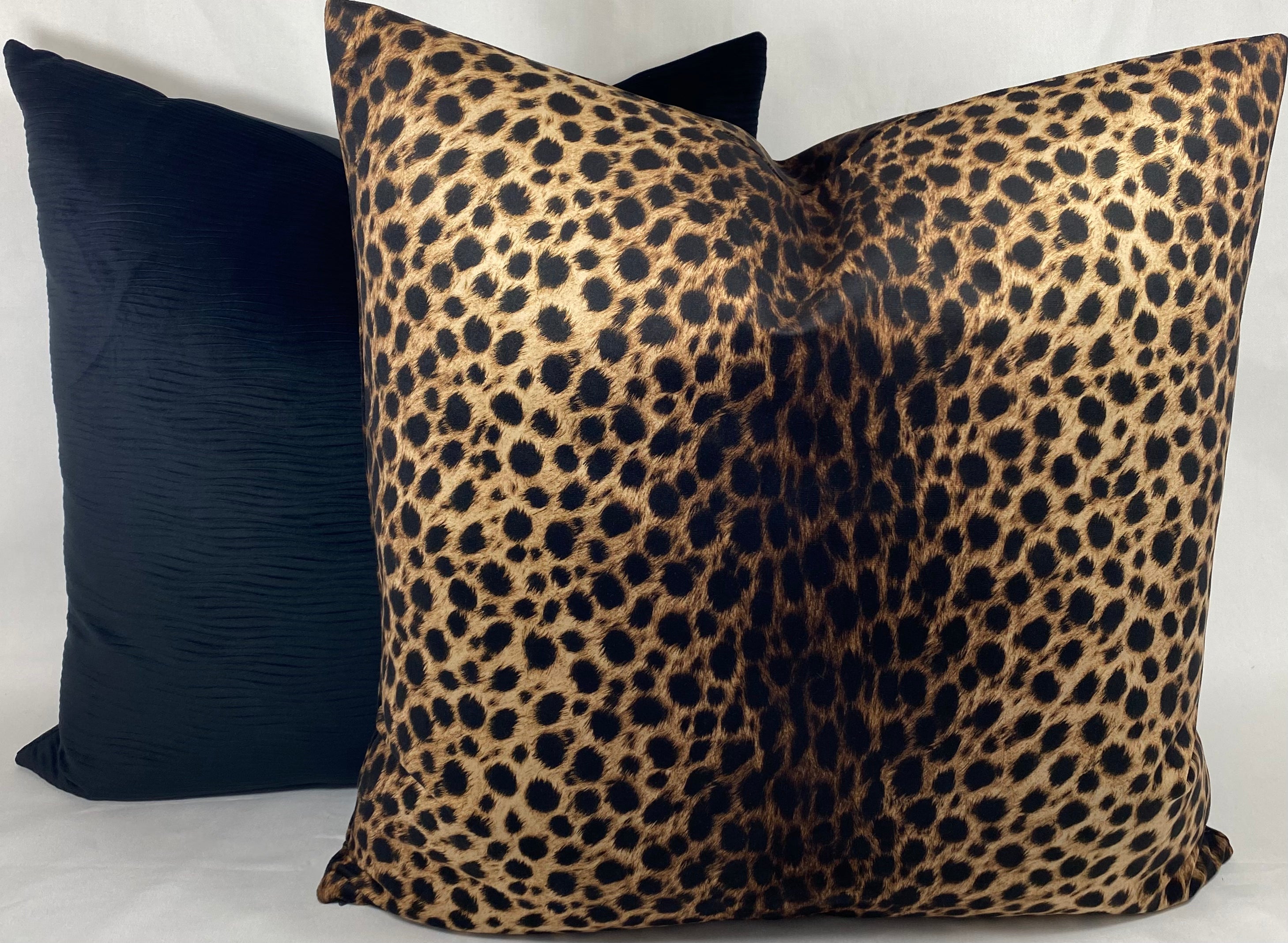 Luxury Pillow – 24" × 24" – Lupe's Leopard