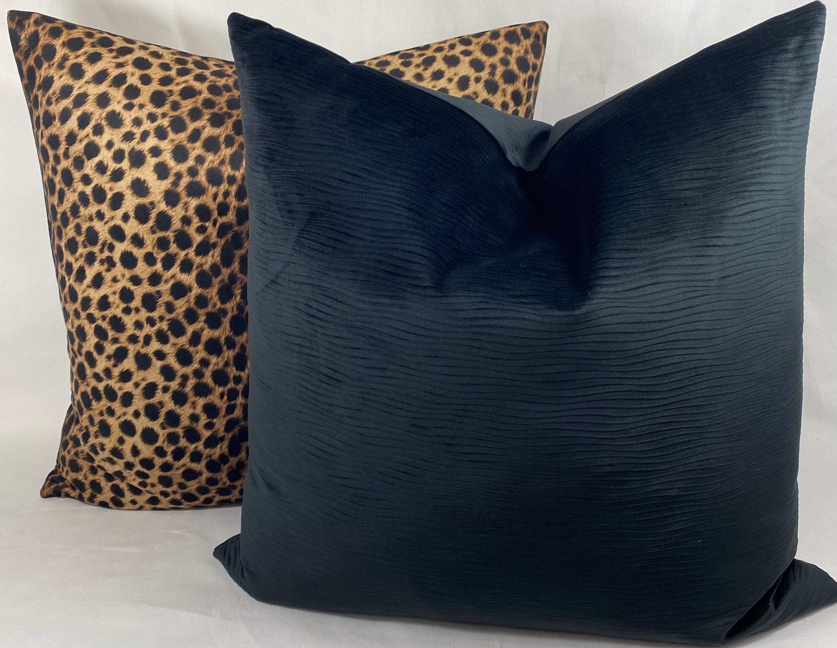 Luxury Pillow – 24" × 24" – Lupe's Leopard