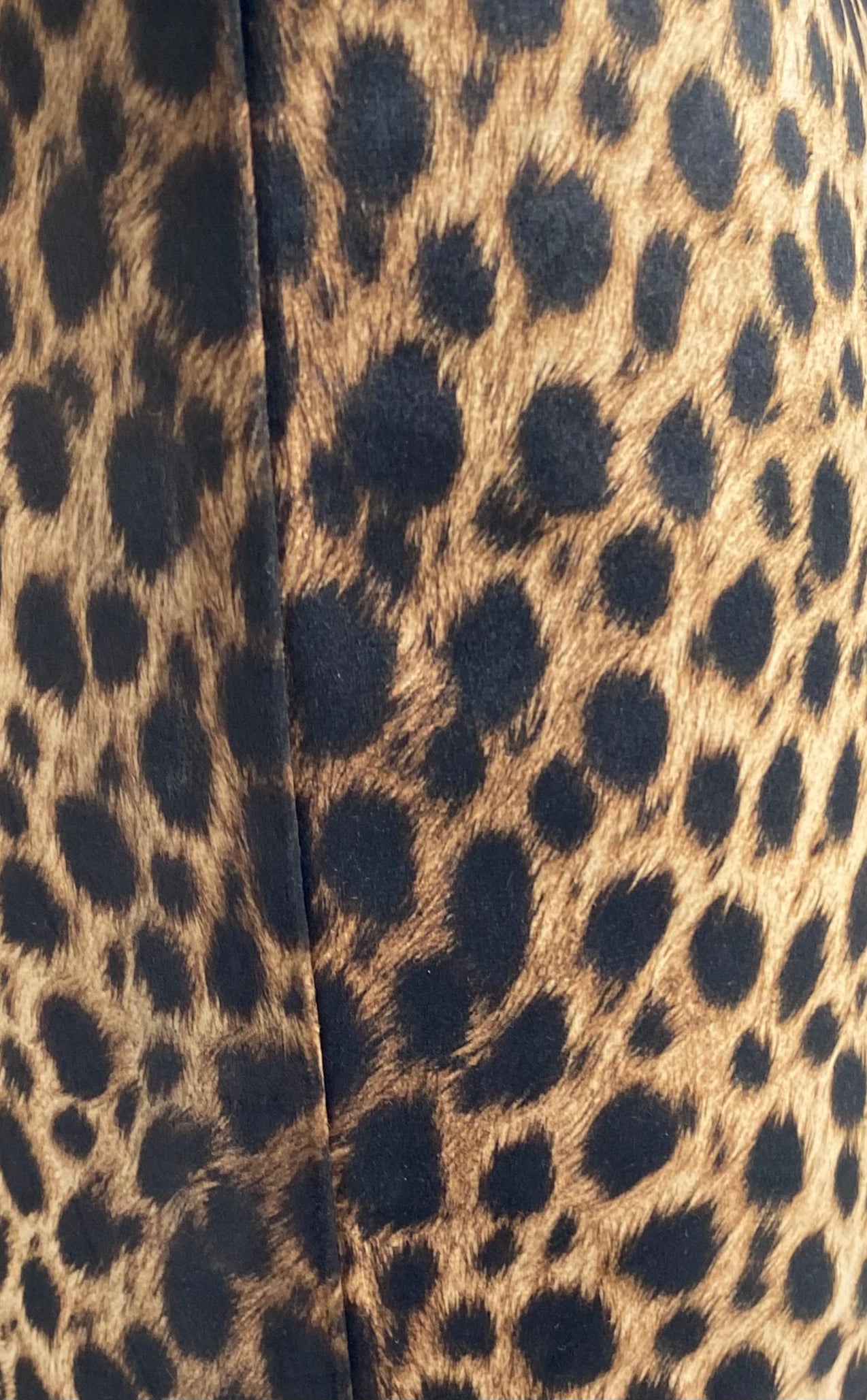 Luxury Pillow – 24" × 24" – Lupe's Leopard