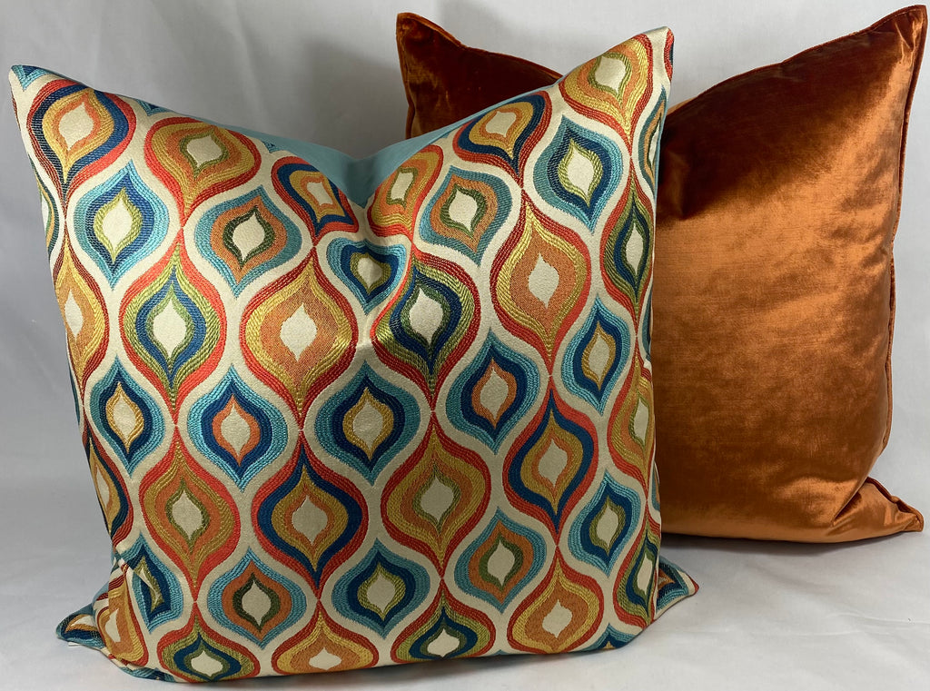 Luxury Pillow – 24" × 24" – Flicker