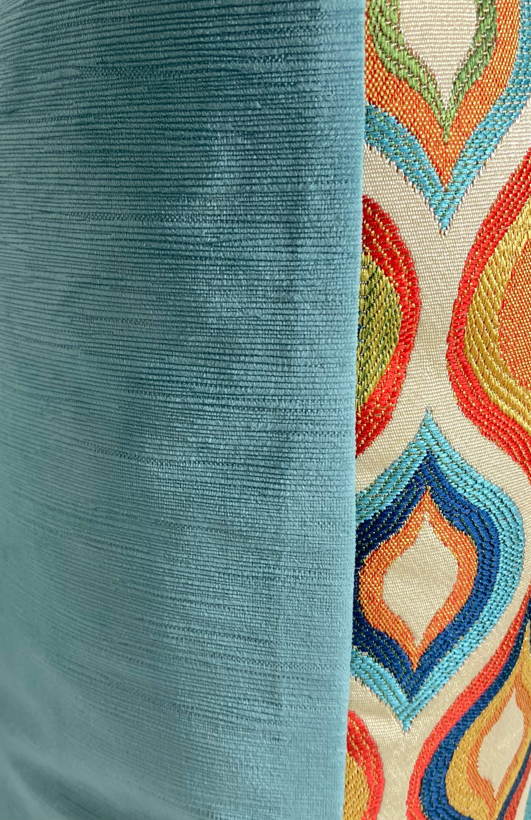 Luxury Pillow – 24" × 24" – Flicker