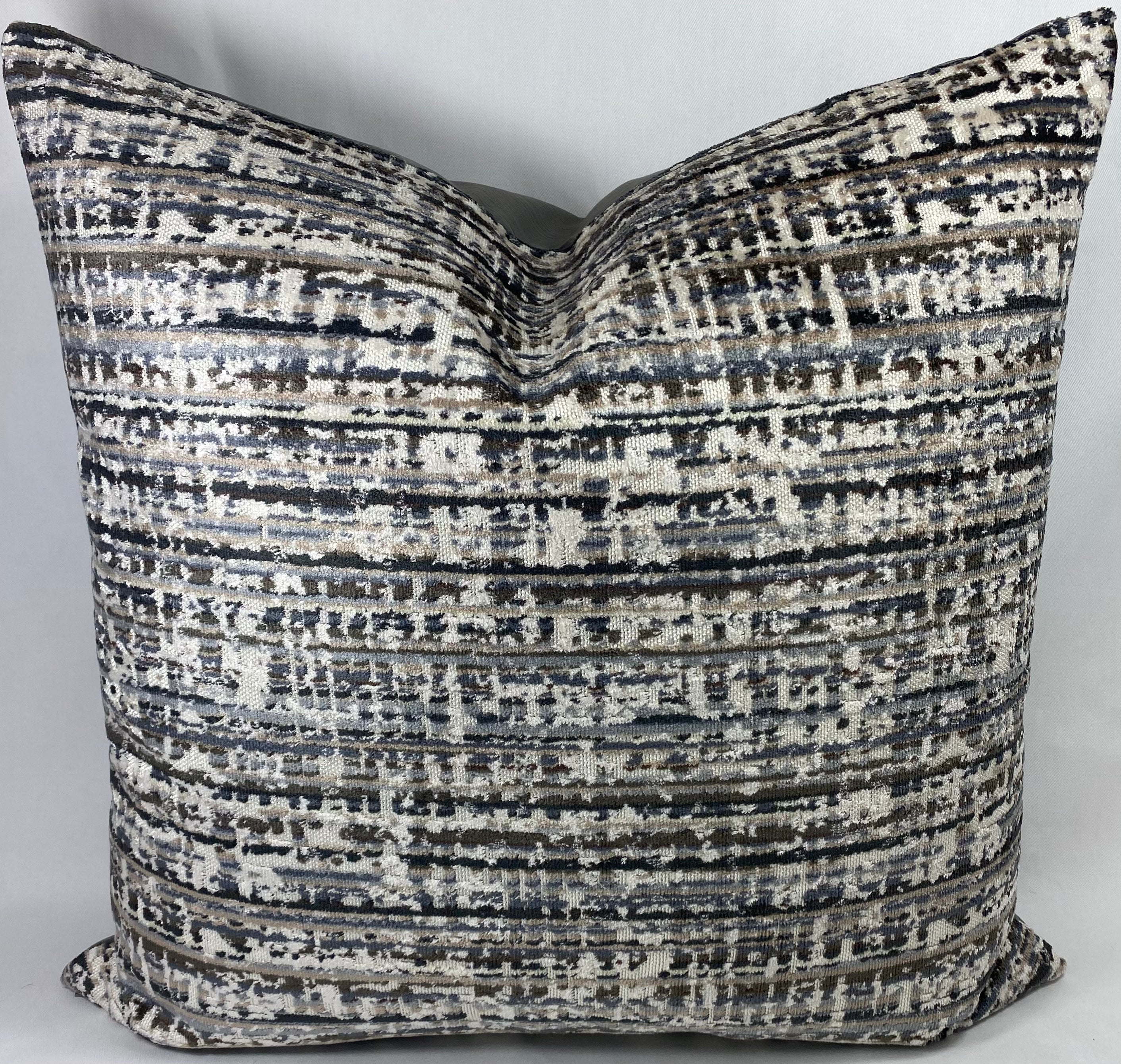 Luxury Pillow – 24" × 24" – Dynamix Graphite