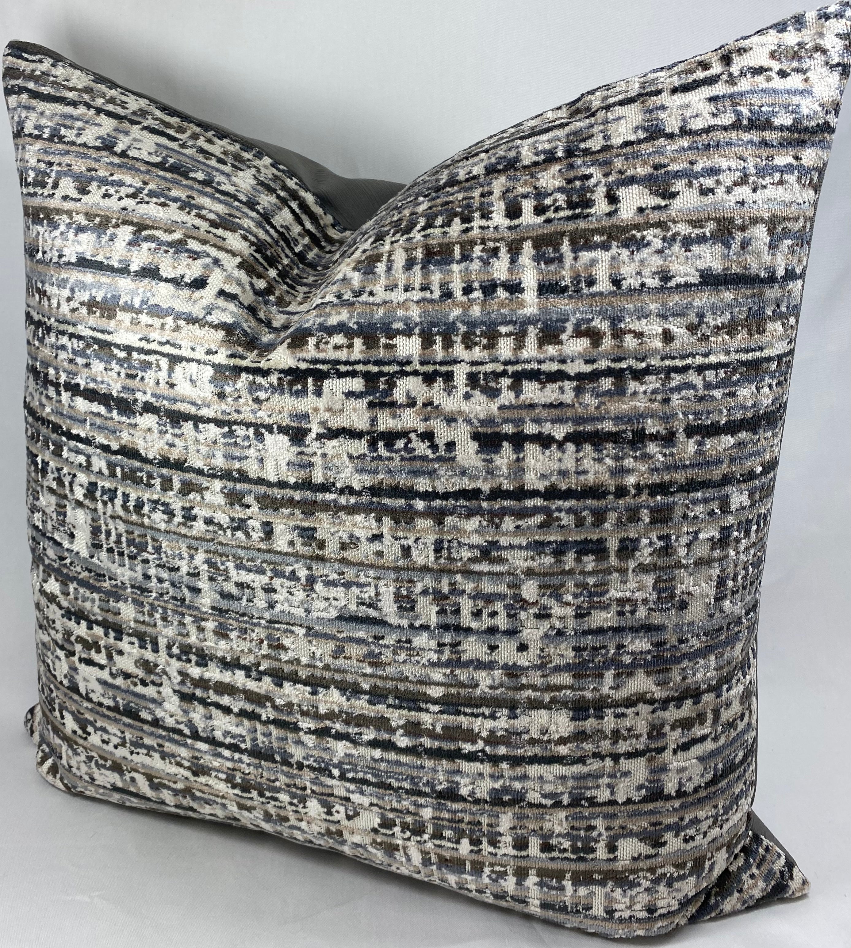 Luxury Pillow – 24" × 24" – Dynamix Graphite