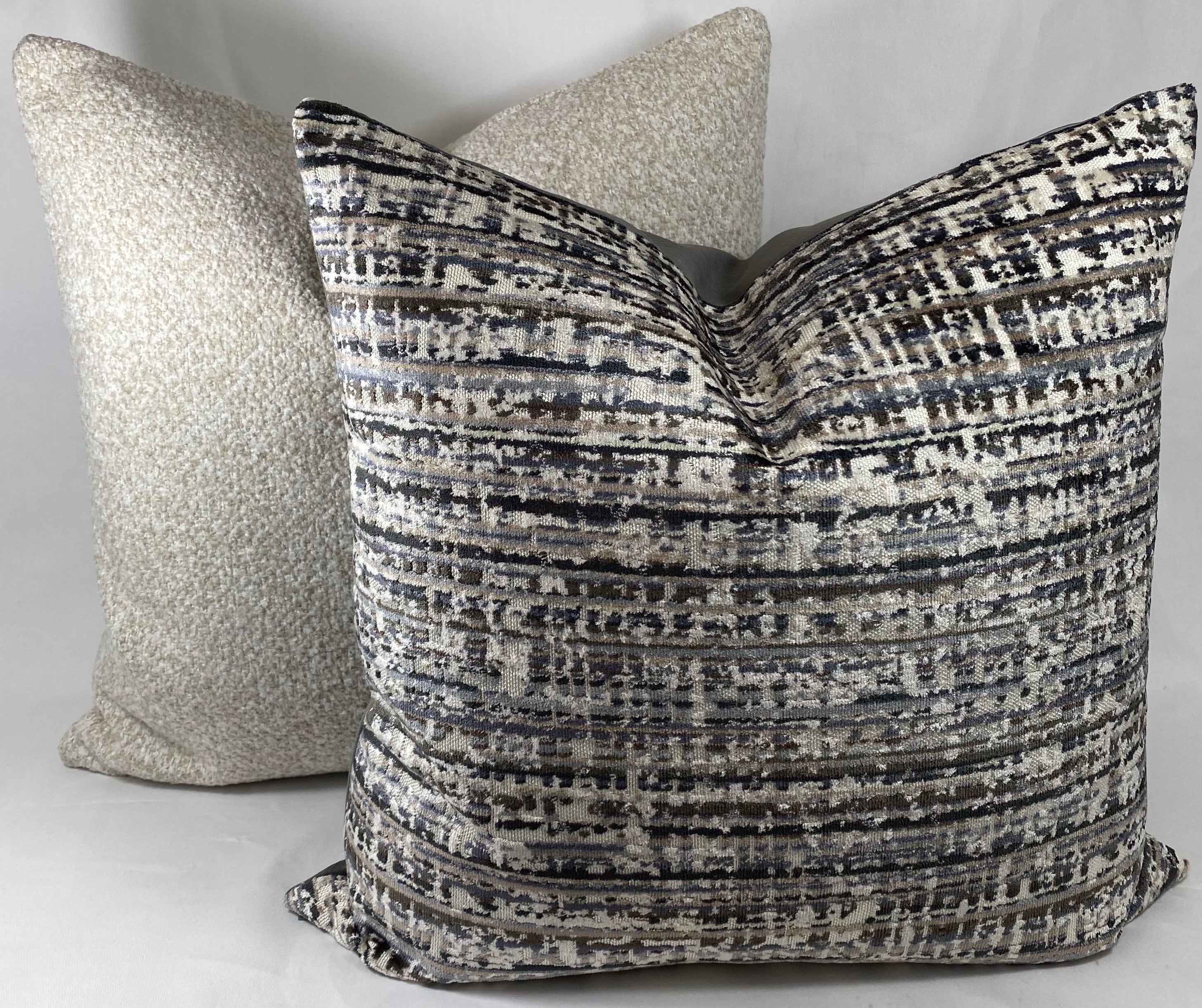 Luxury Pillow – 24" × 24" – Oatmeal