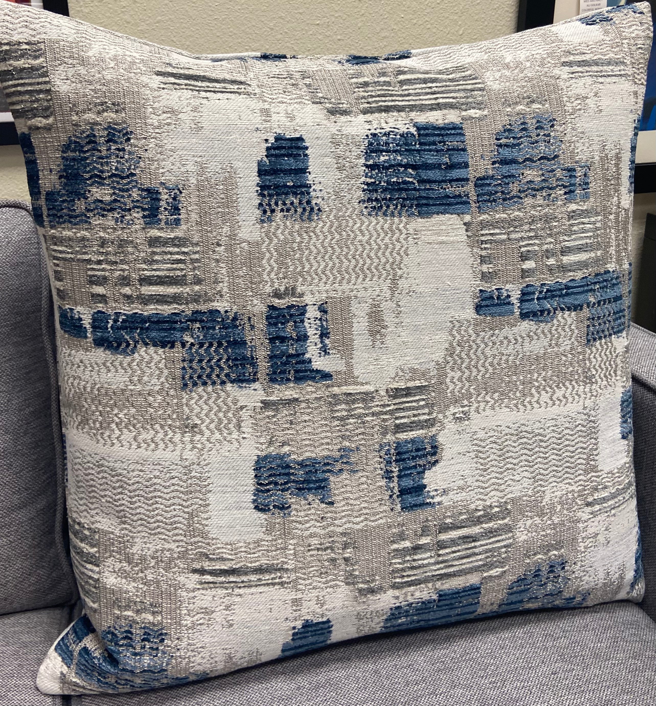 Luxury Pillow - 24" x 24"- Cloudsteel