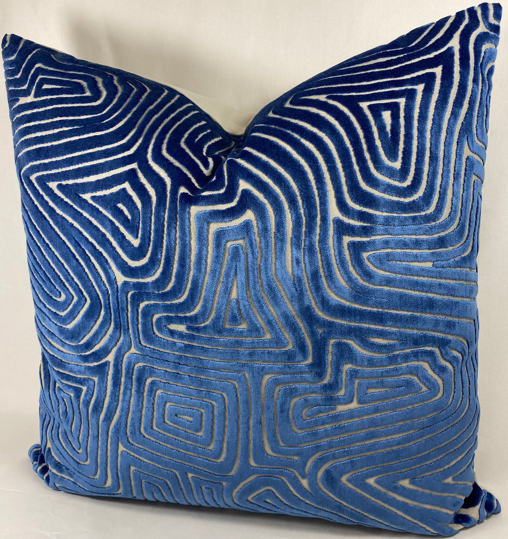 Luxury Pillow – 24" × 24" – Vertigo Blue