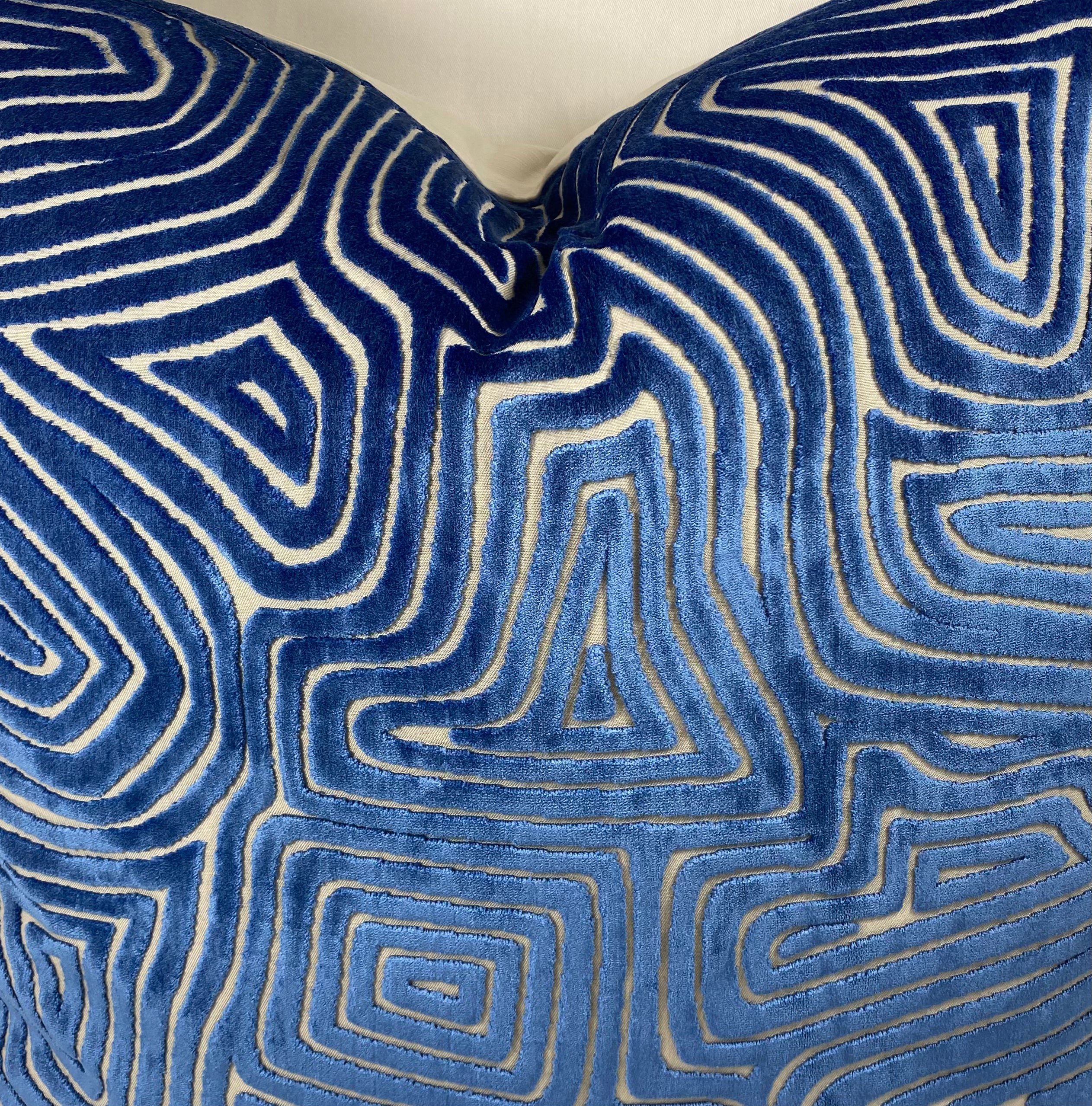 Luxury Pillow – 24" × 24" – Vertigo Blue