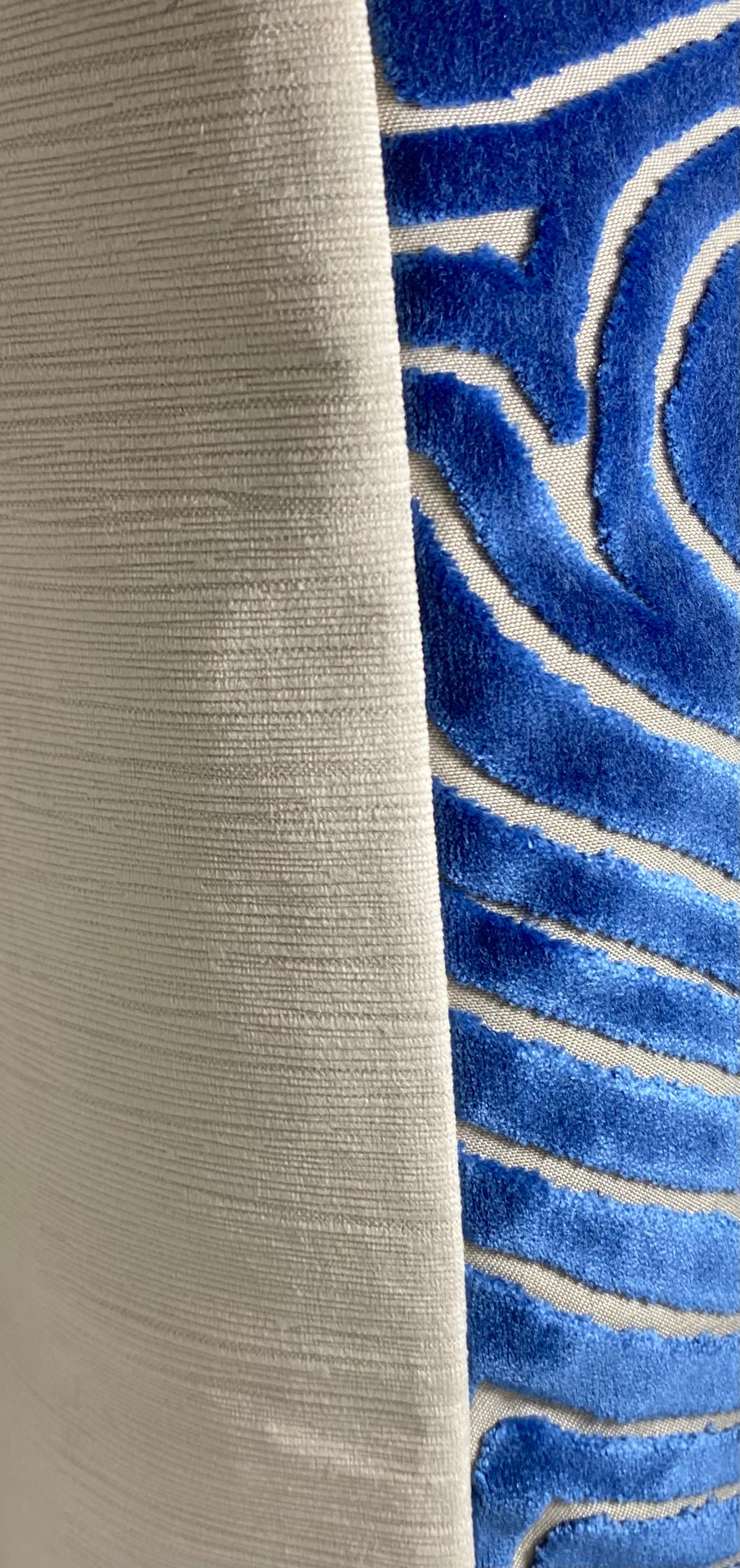 Luxury Pillow – 24" × 24" – Vertigo Blue