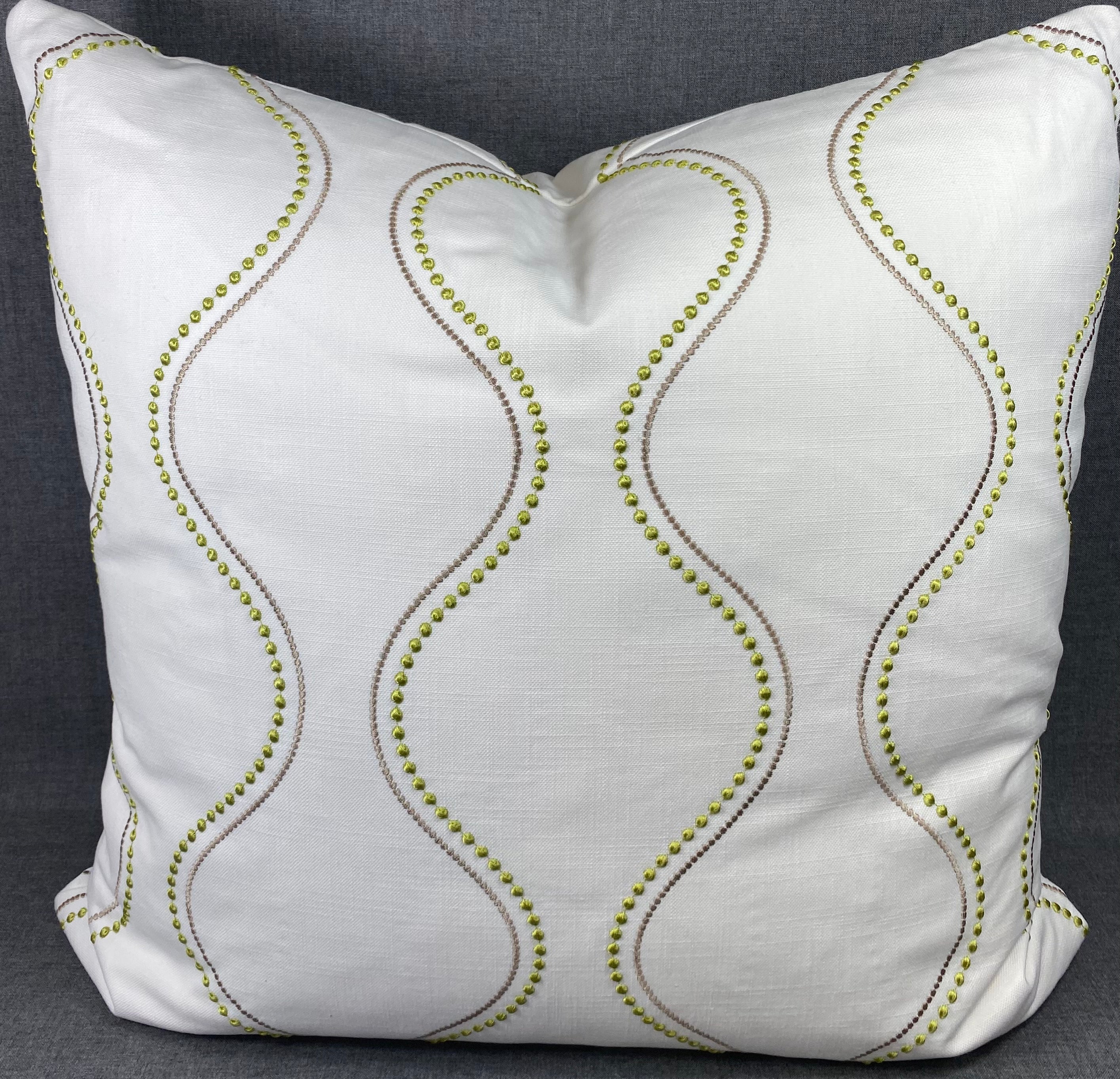 Luxury Pillow – 24" × 24" – String of Pearls