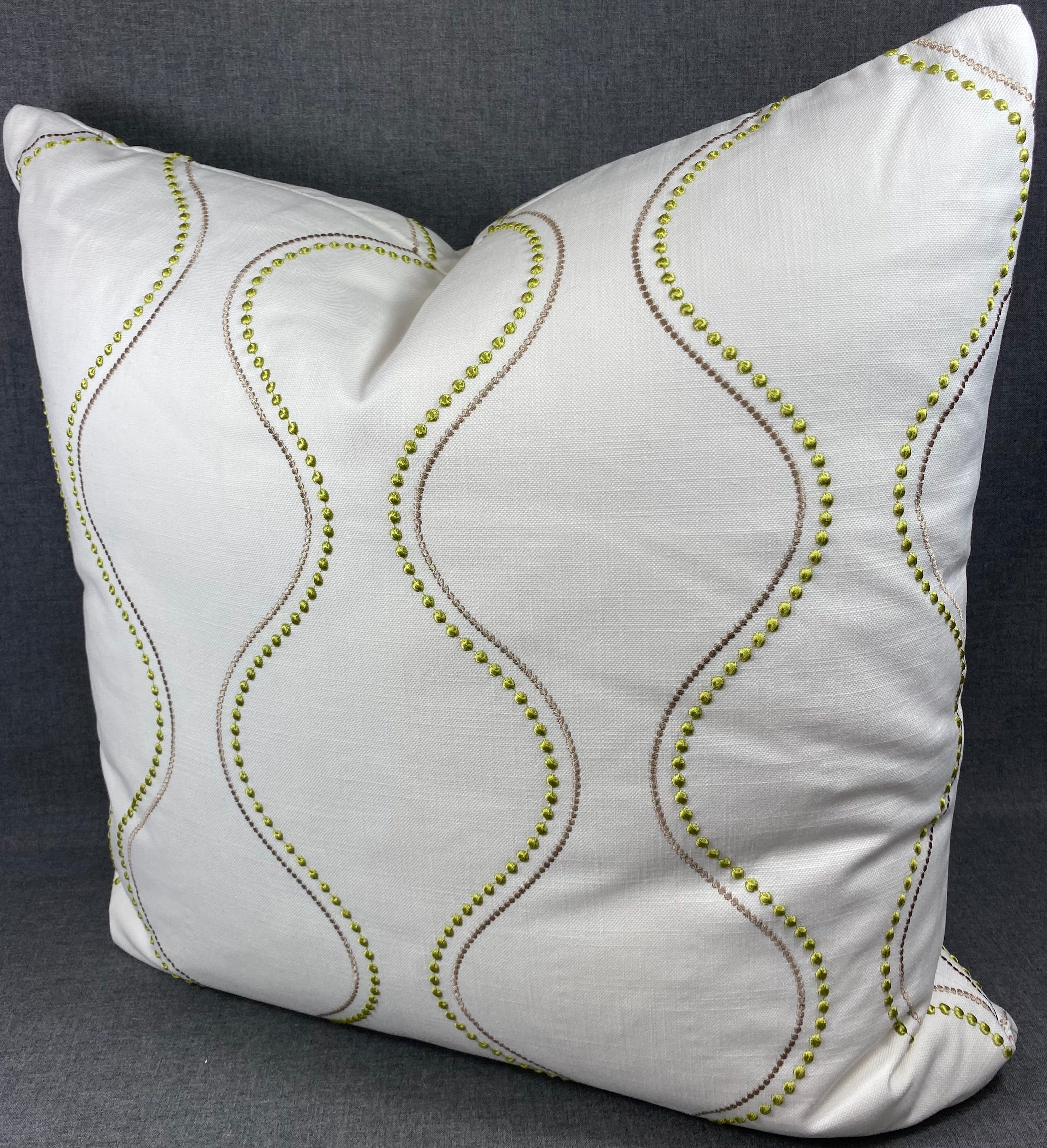 Luxury Pillow – 24" × 24" – String of Pearls
