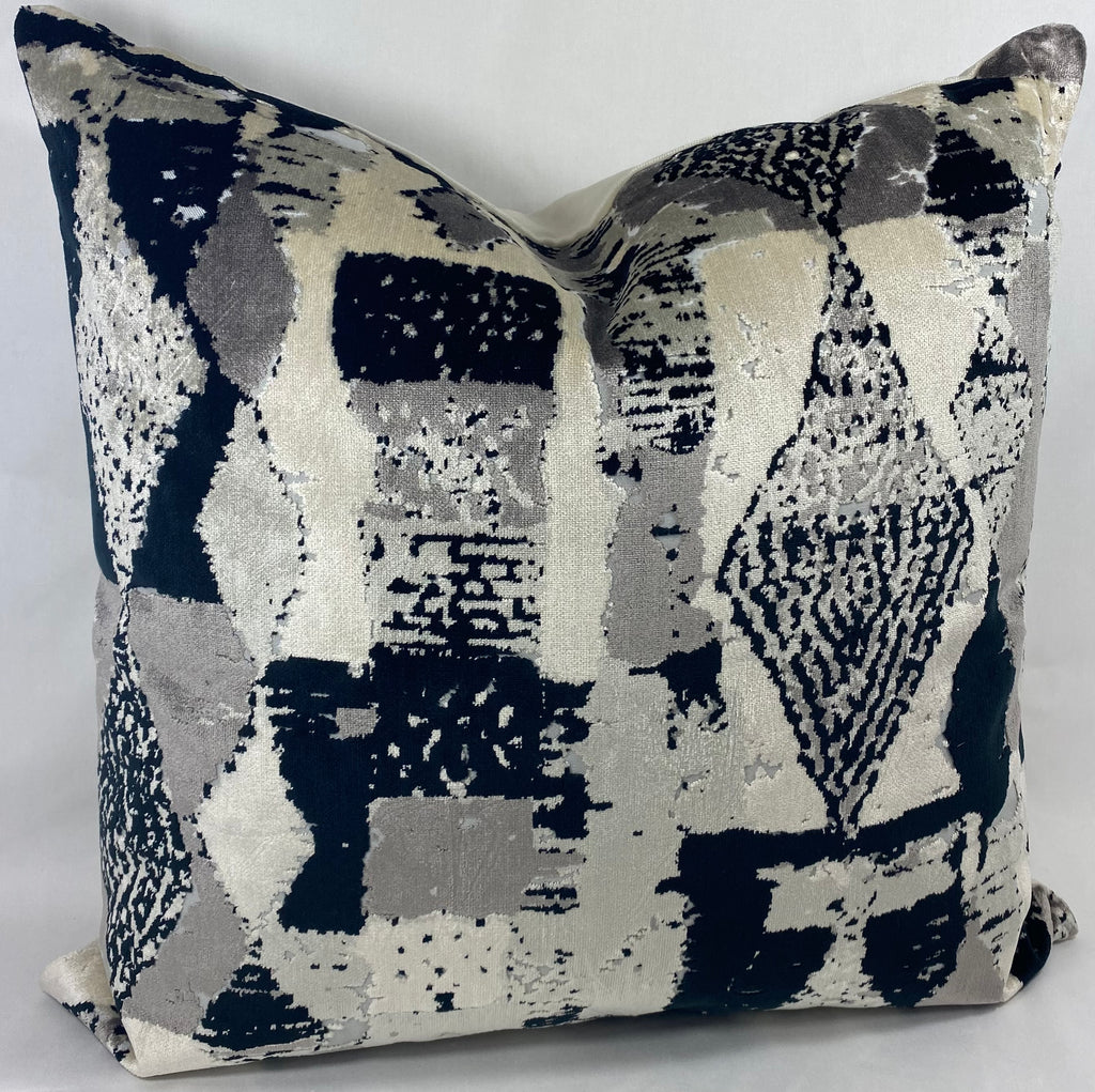 Luxury Pillow – 24" × 24" – Fez