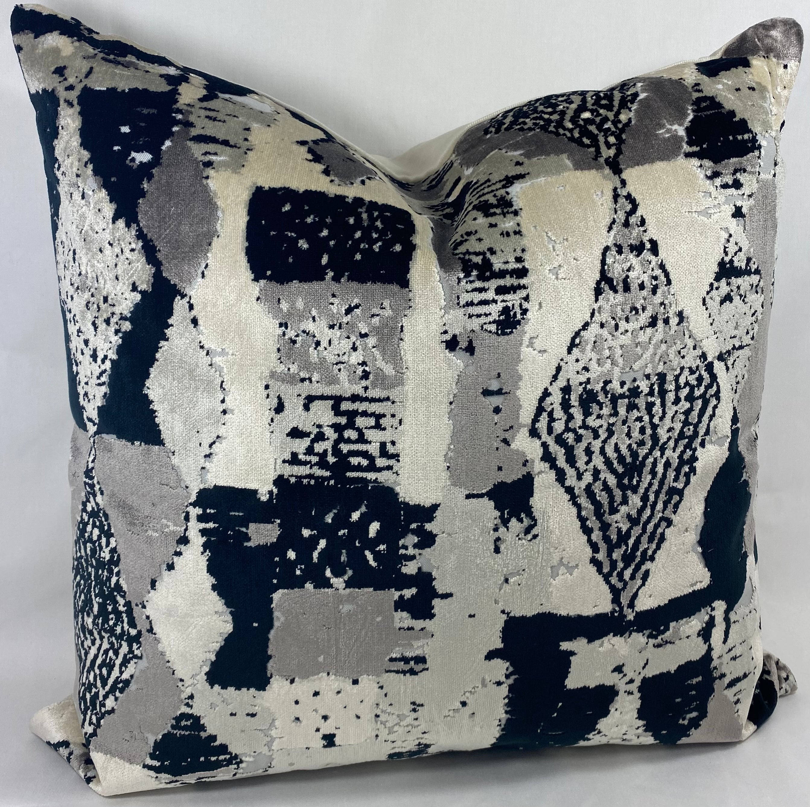 Luxury Pillow – 24" × 24" – Fez