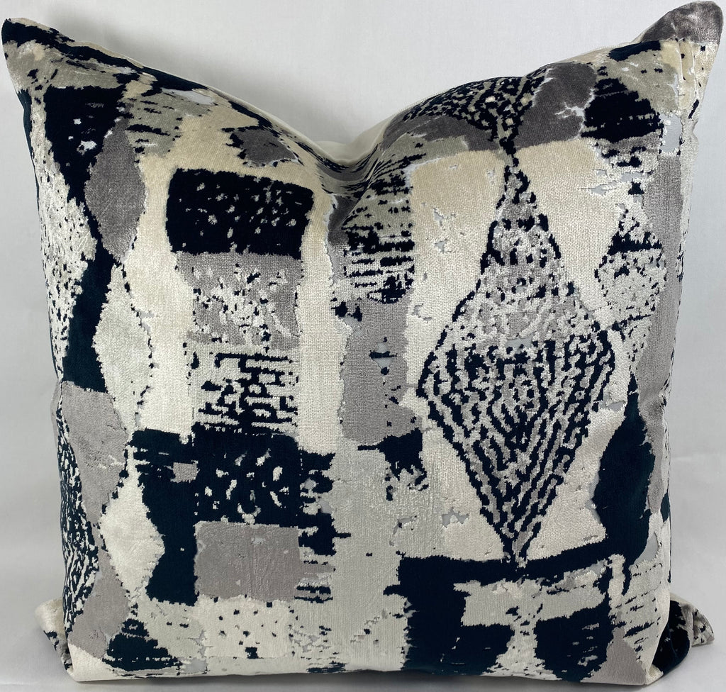 Luxury Pillow – 24" × 24" – Fez