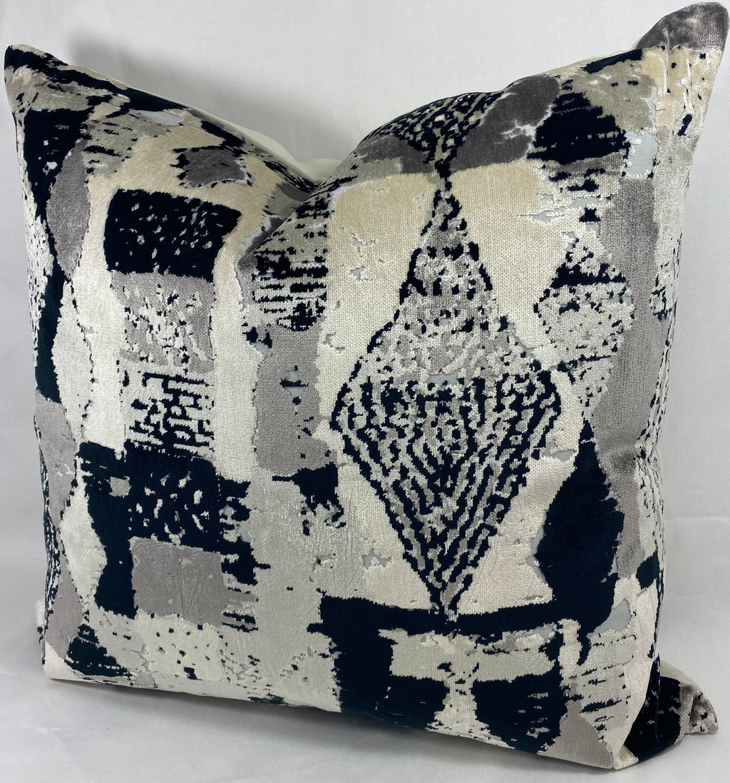 Luxury Pillow – 24" × 24" – Fez