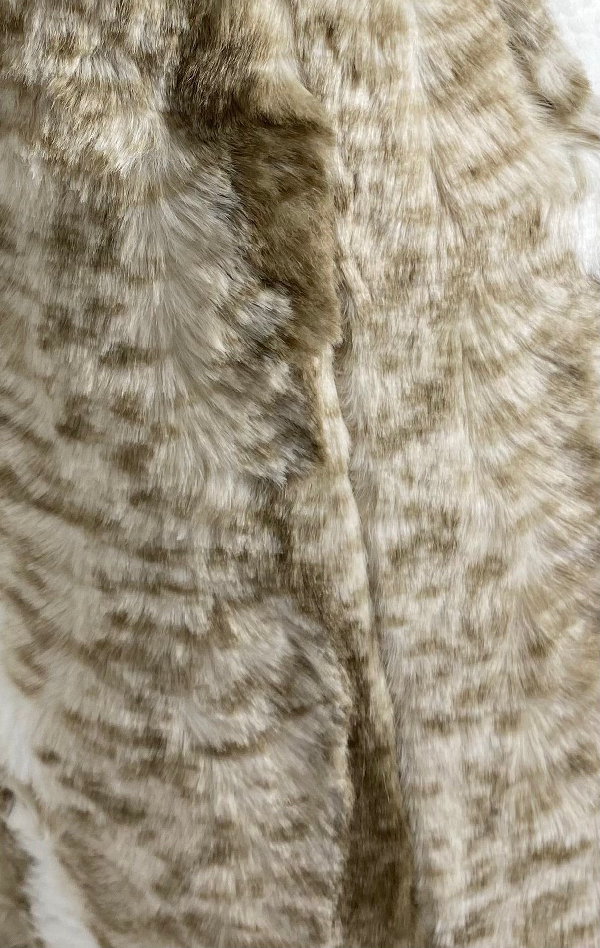 Luxury Pillow – 24" × 24" – Foxster