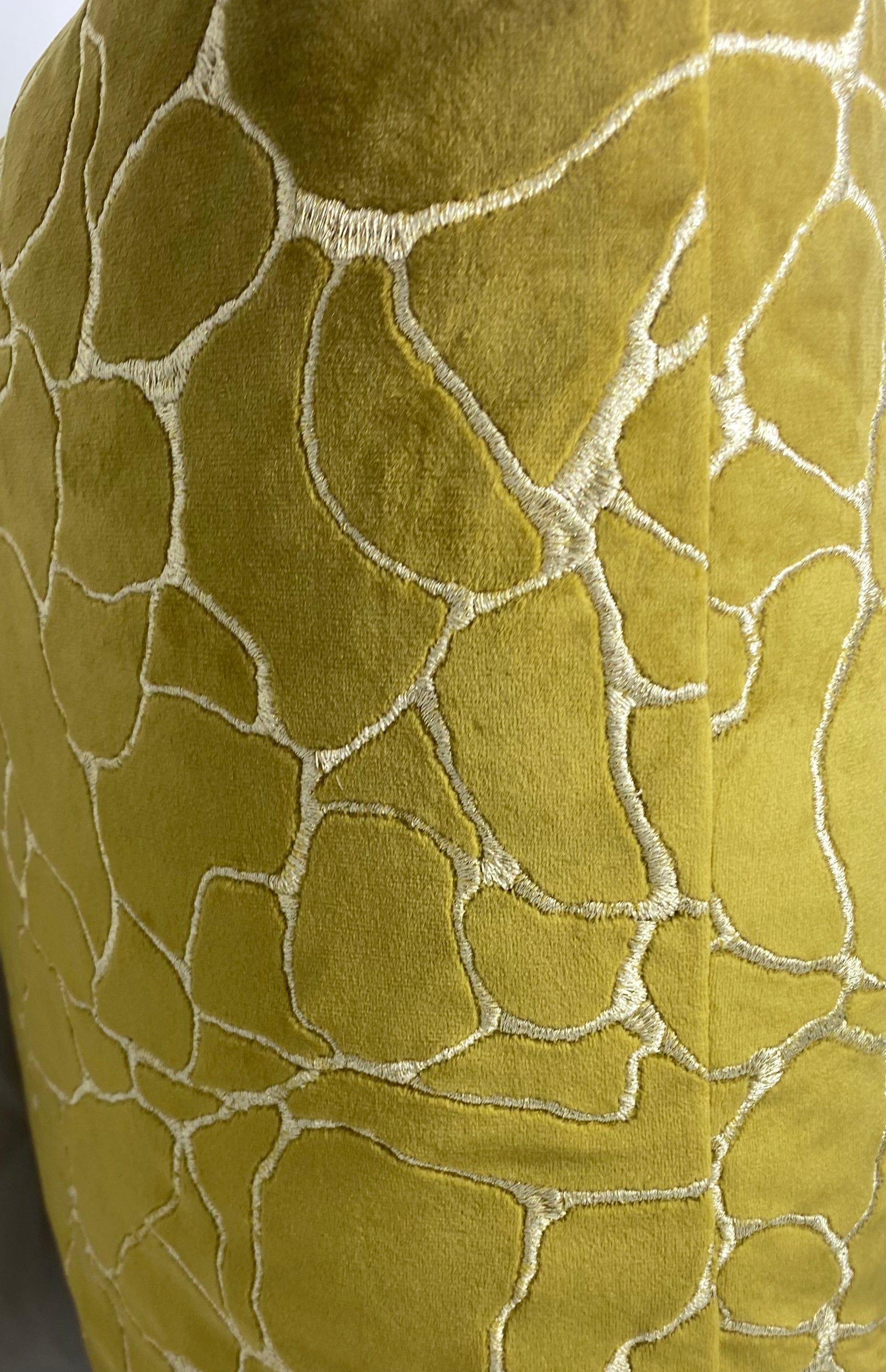 Luxury Pillow – 24" × 24" – Dare Sulfur