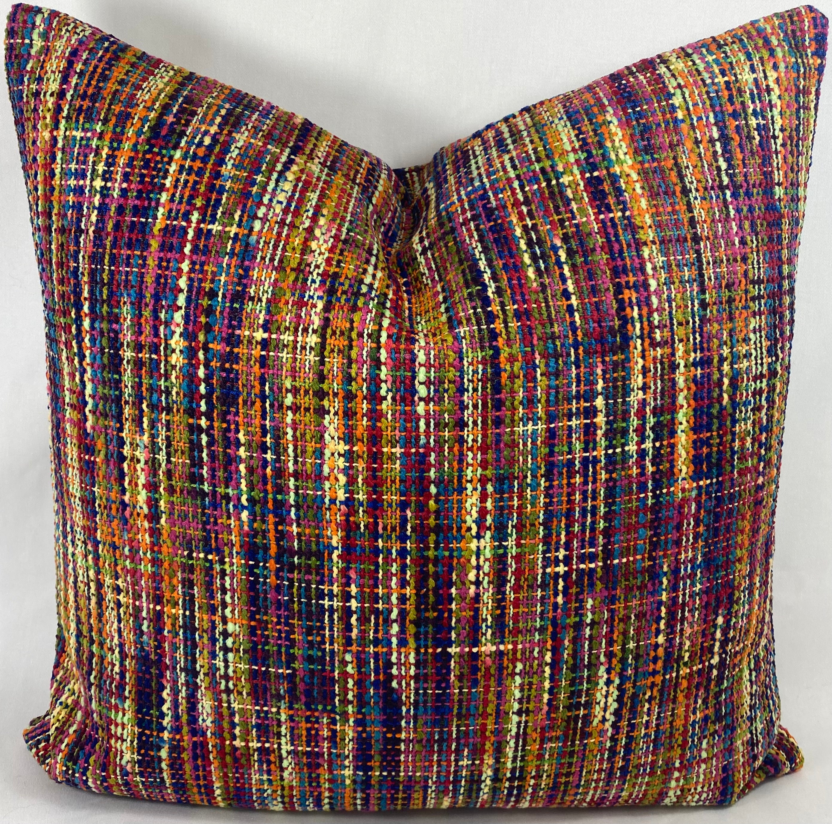 Luxury Pillow – 24" × 24" – Dream Weaver