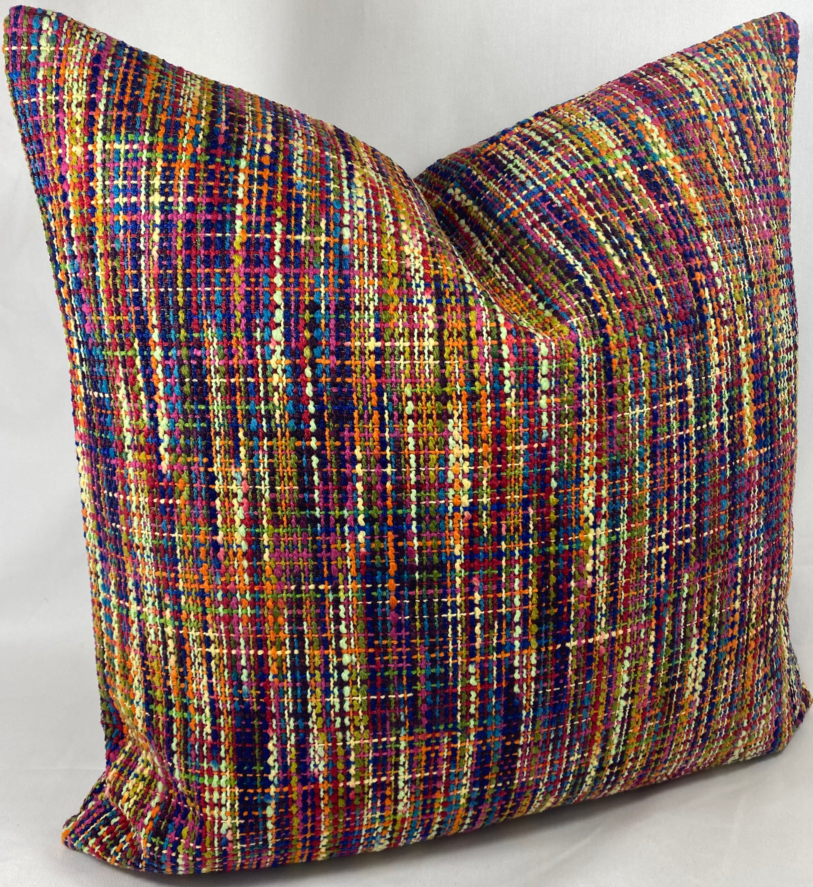 Luxury Pillow – 24" × 24" – Dream Weaver