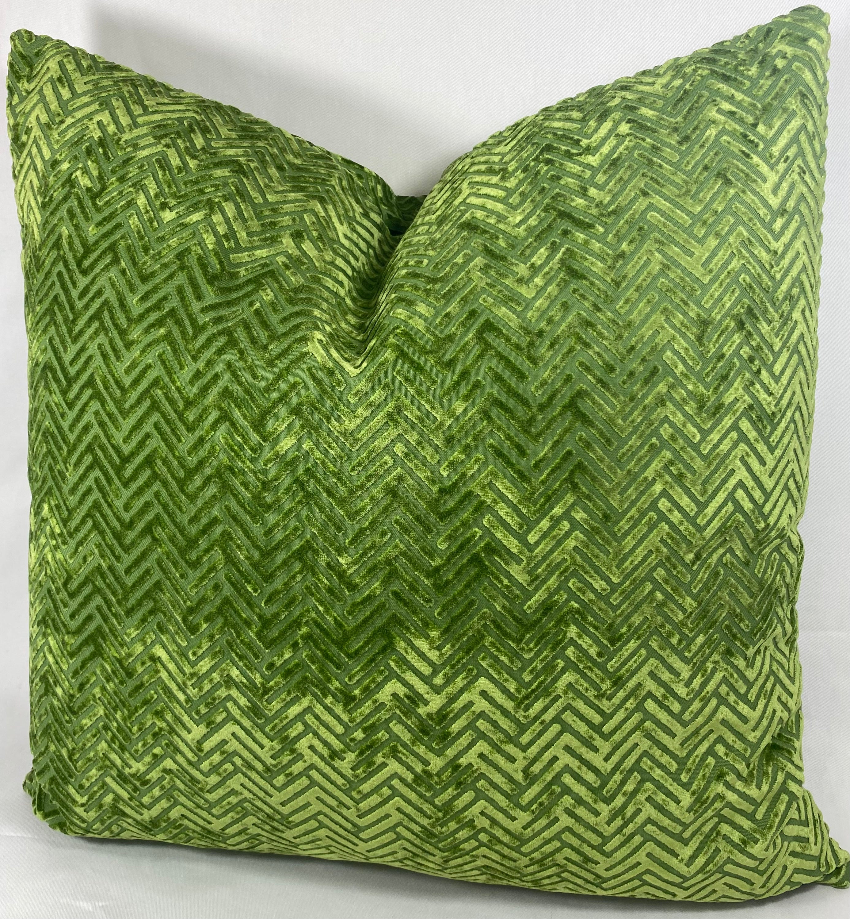 Luxury Pillow – 24" × 24" – Maze Green