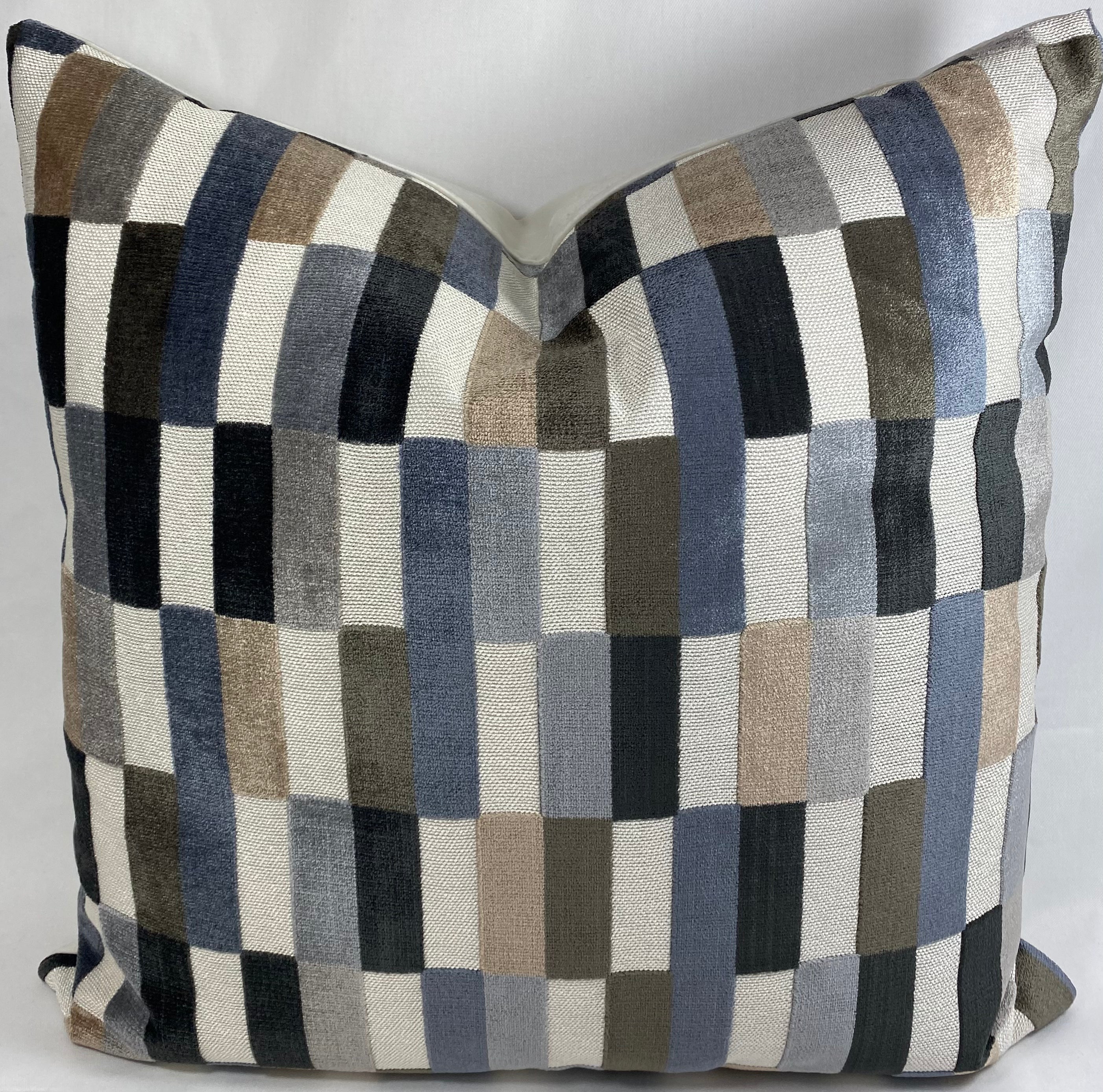Luxury Pillow – 24" × 24" – Mod Pop Granite