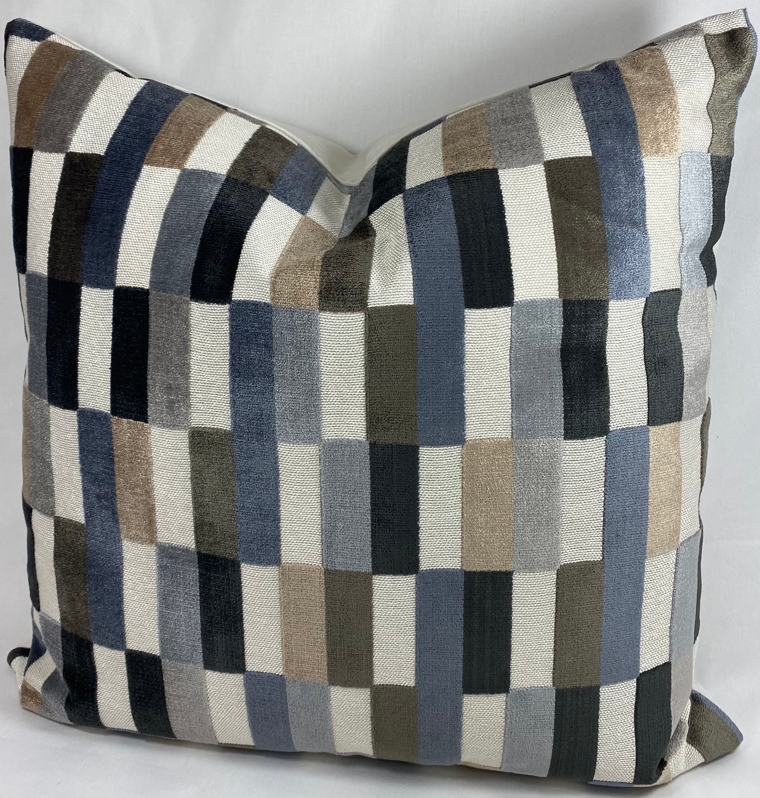 Luxury Pillow – 24" × 24" – Mod Pop Granite