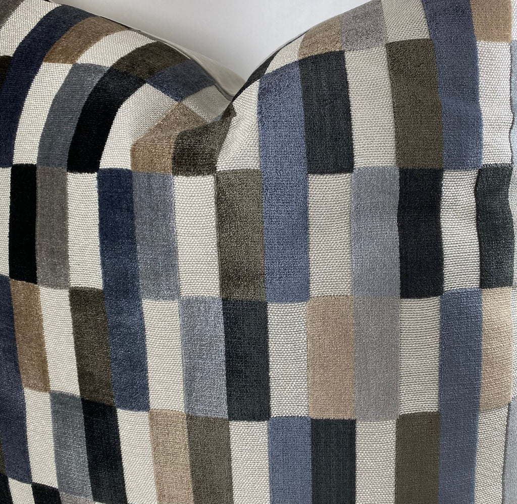 Luxury Pillow – 24" × 24" – Mod Pop Granite